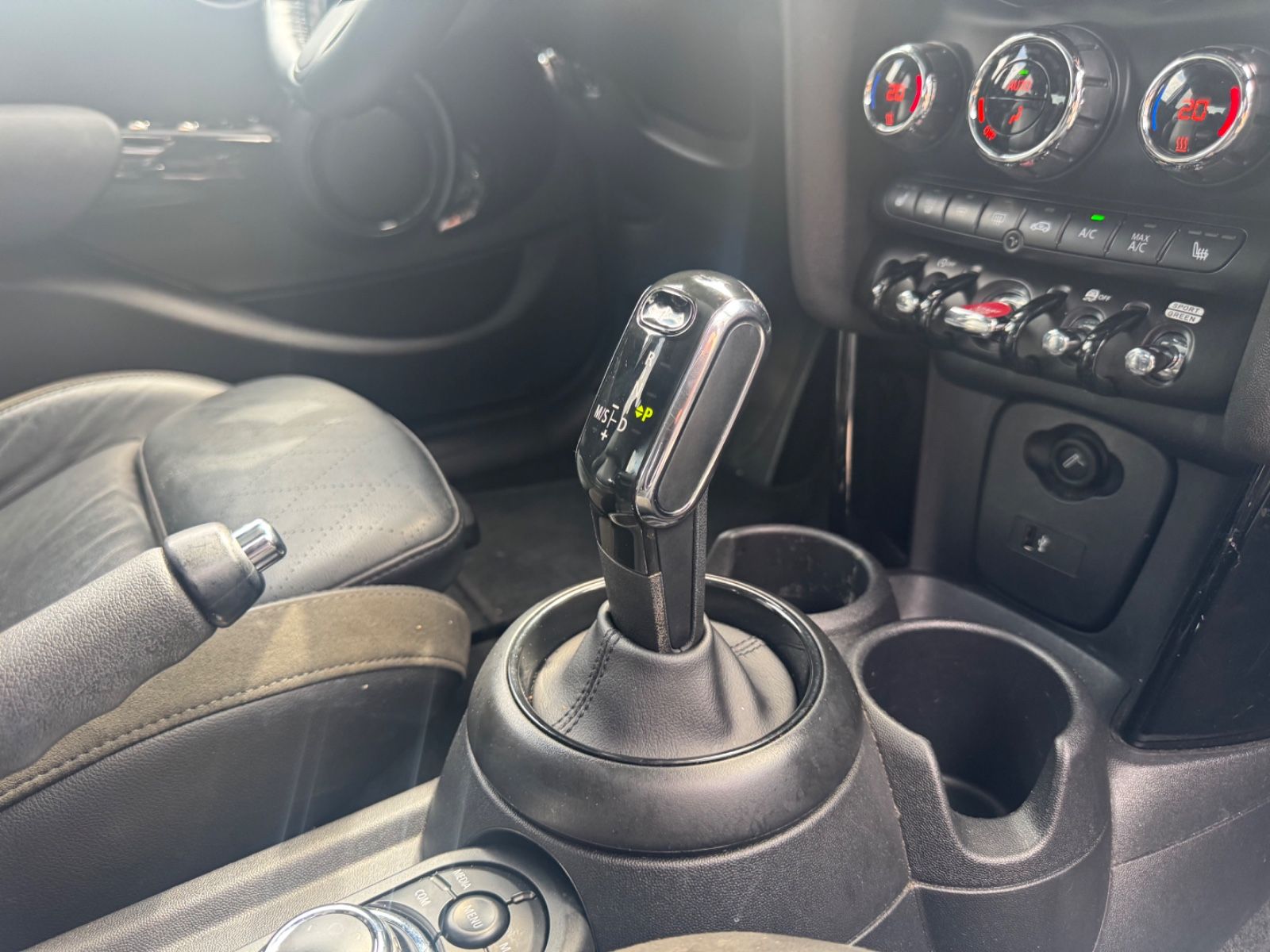Fahrzeugabbildung MINI COOPER S FACELIFT *TRIM*2.HD*AUT*PANO*5.TRG*TOP