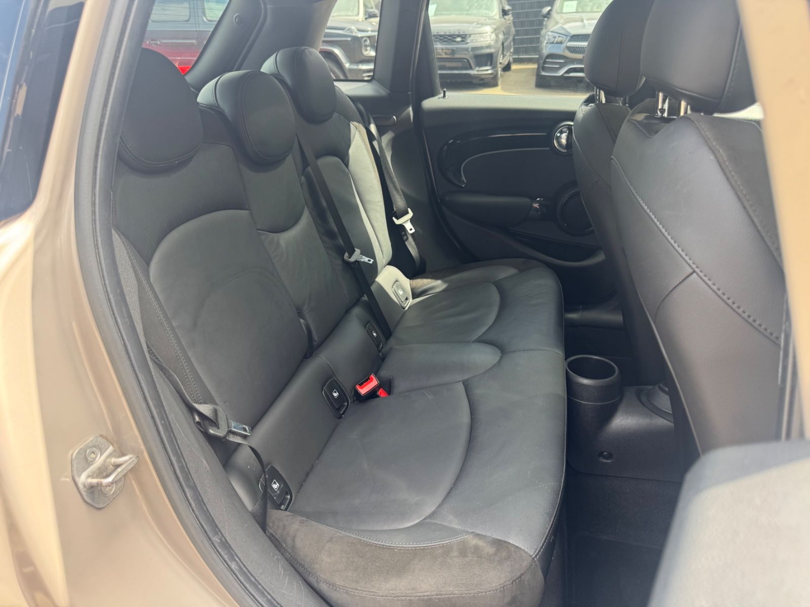 Fahrzeugabbildung MINI COOPER S FACELIFT *TRIM*2.HD*AUT*PANO*5.TRG*TOP