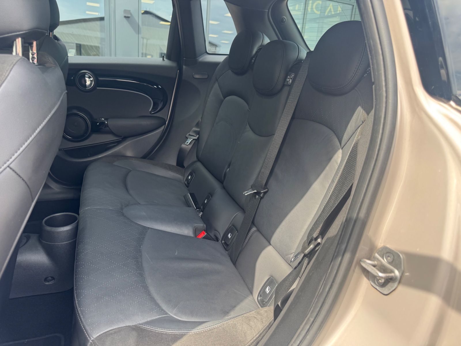 Fahrzeugabbildung MINI COOPER S FACELIFT *TRIM*2.HD*AUT*PANO*5.TRG*TOP