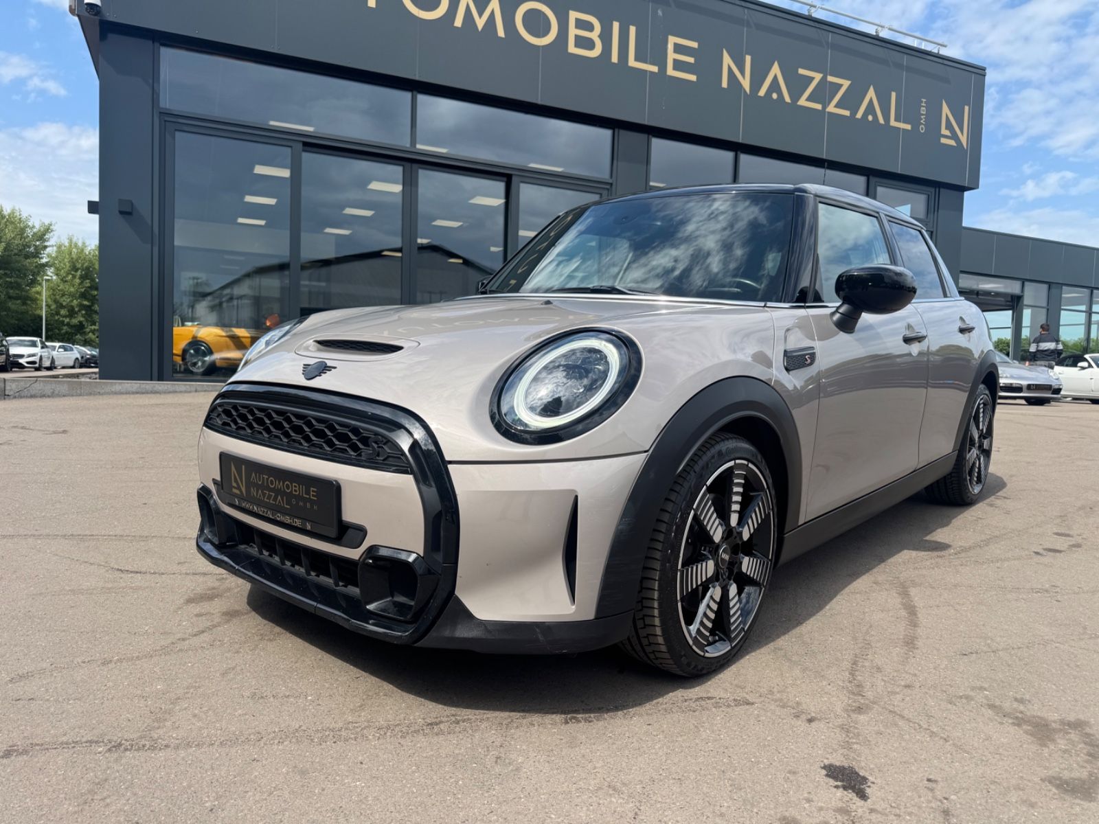 Fahrzeugabbildung MINI COOPER S FACELIFT *TRIM*2.HD*AUT*PANO*5.TRG*TOP