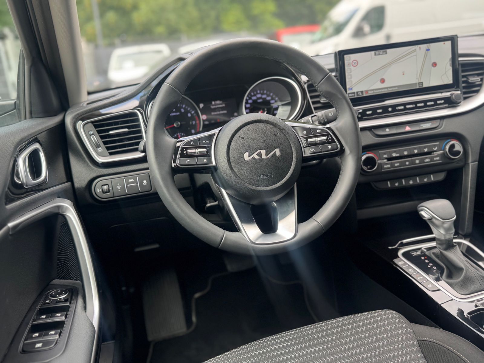 Fahrzeugabbildung Kia CEED ULTIMATE EDITION*1.HD*AUT*LED*SHZ*KAMERA*