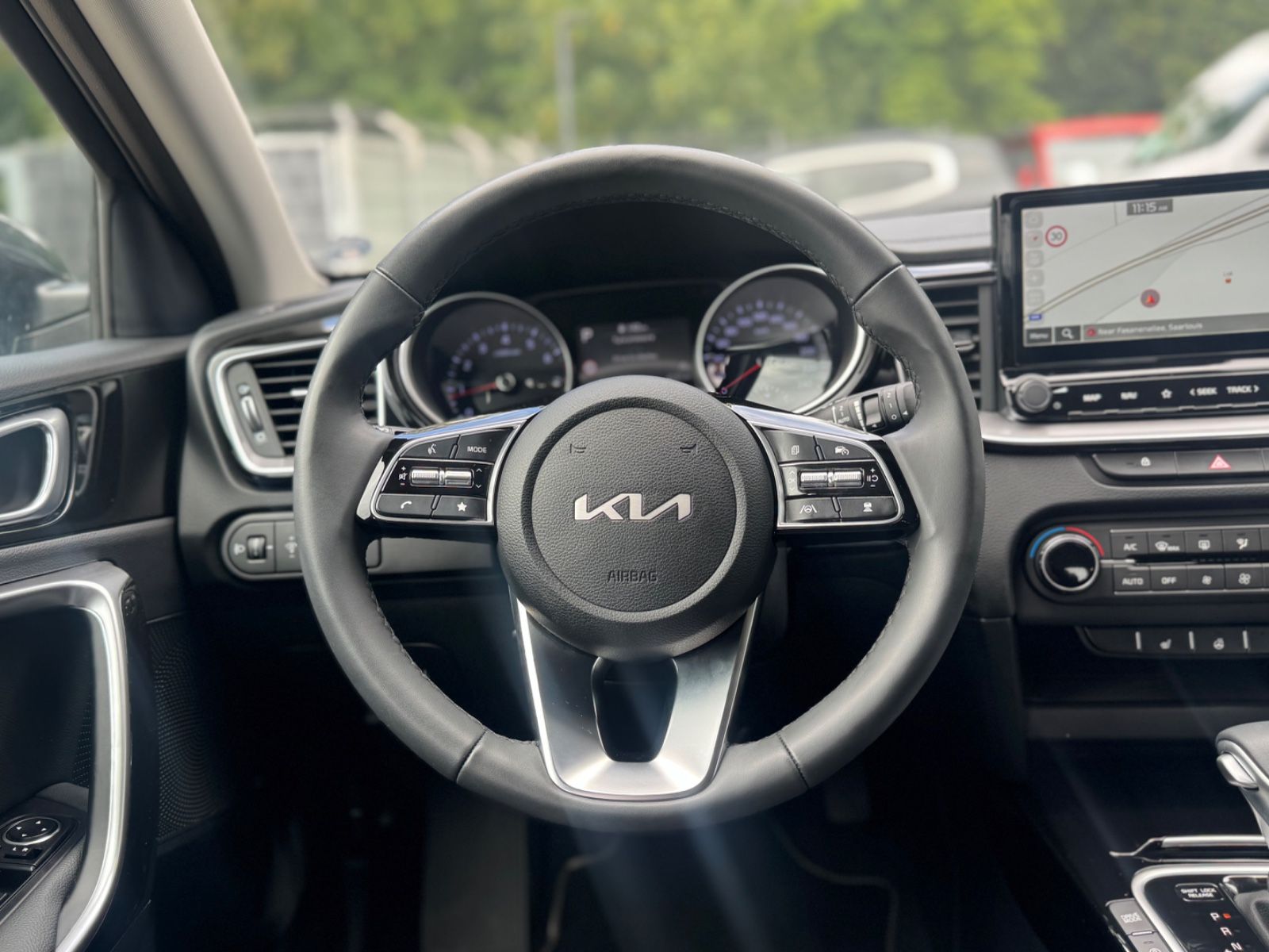 Fahrzeugabbildung Kia CEED ULTIMATE EDITION*1.HD*AUT*LED*SHZ*KAMERA*