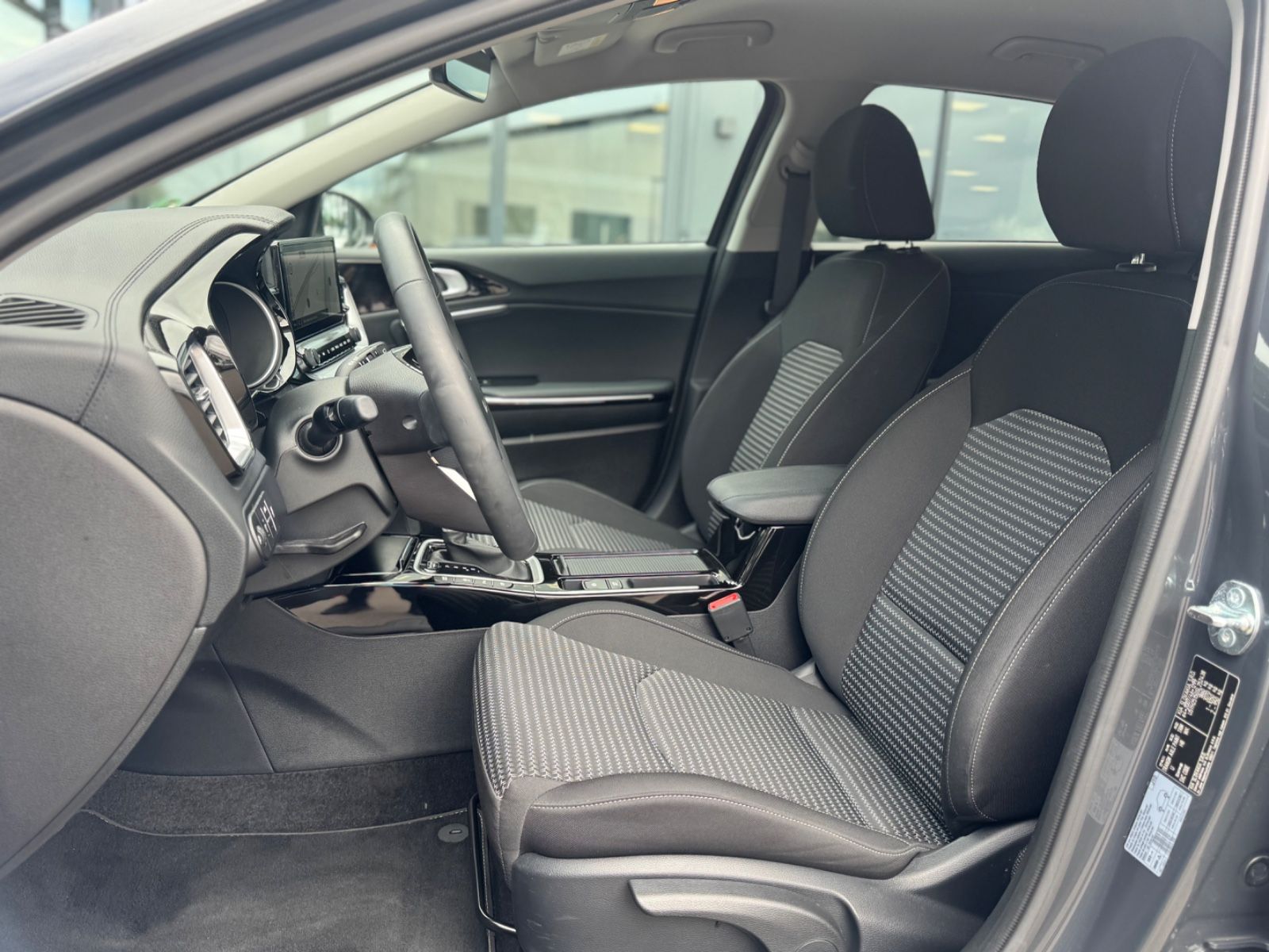 Fahrzeugabbildung Kia CEED ULTIMATE EDITION*1.HD*AUT*LED*SHZ*KAMERA*