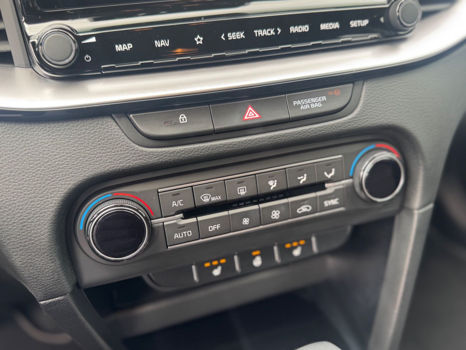 Fahrzeugabbildung Kia CEED ULTIMATE EDITION*1.HD*AUT*LED*SHZ*KAMERA*