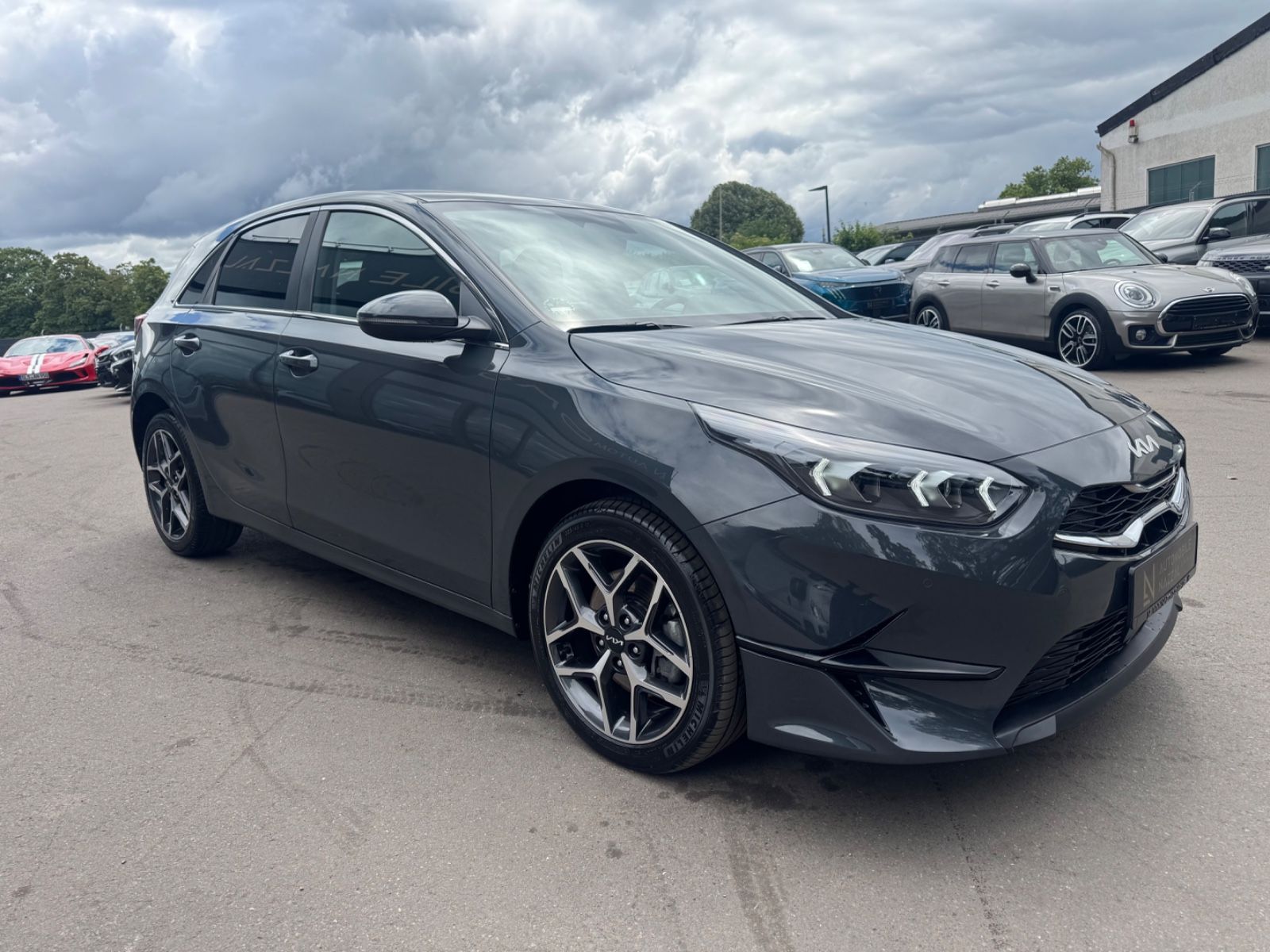 Fahrzeugabbildung Kia CEED ULTIMATE EDITION*1.HD*AUT*LED*SHZ*KAMERA*