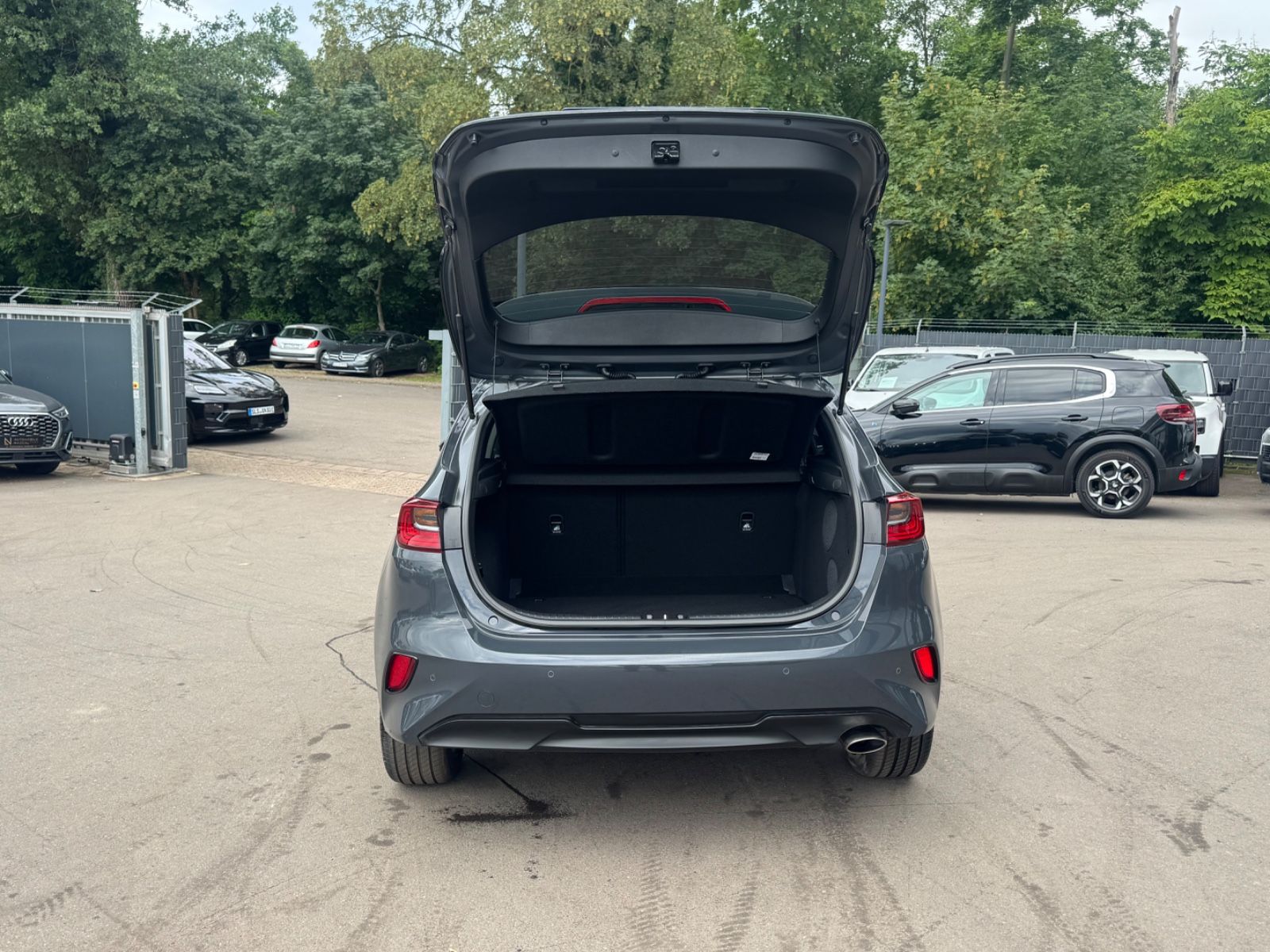 Fahrzeugabbildung Kia CEED ULTIMATE EDITION*1.HD*AUT*LED*SHZ*KAMERA*