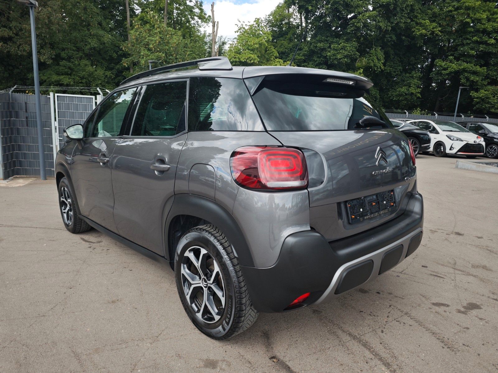 Fahrzeugabbildung Citroën C3 AIRCROSS*STYLE DESIGN PAKET*KAMERA*TEILLEDER*