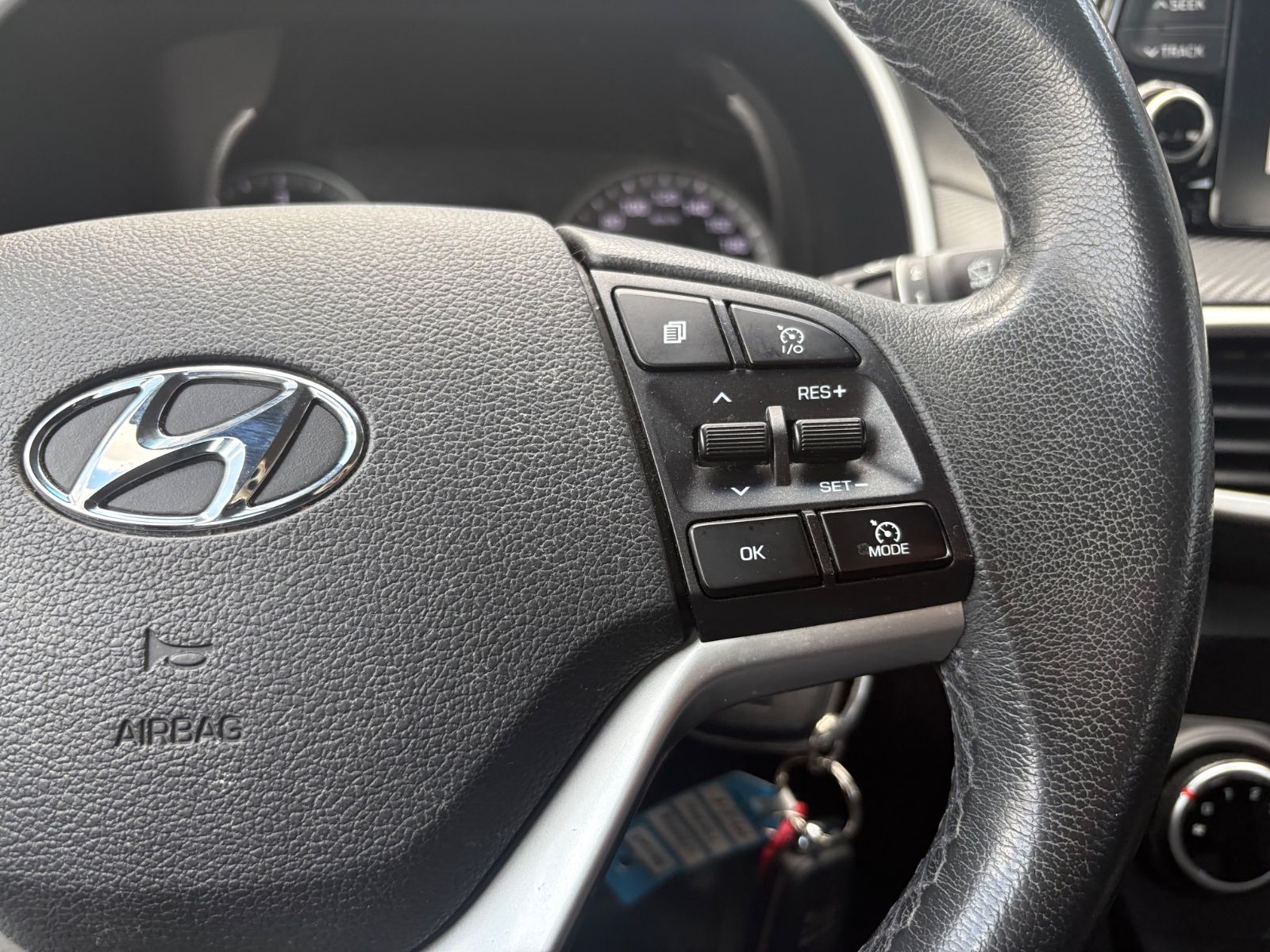 Fahrzeugabbildung Hyundai TUCSON STYLE 2WD *ALU*NAVI*LED*KAMERA*