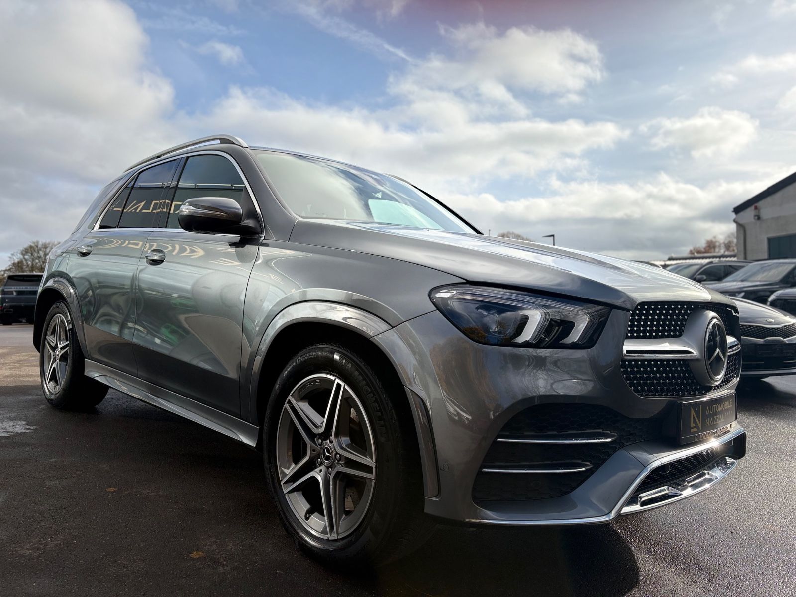 Fahrzeugabbildung Mercedes-Benz GLE 450 4M AMG-LINE*AIRMATIC*EL.AHK*DISTRONIC*