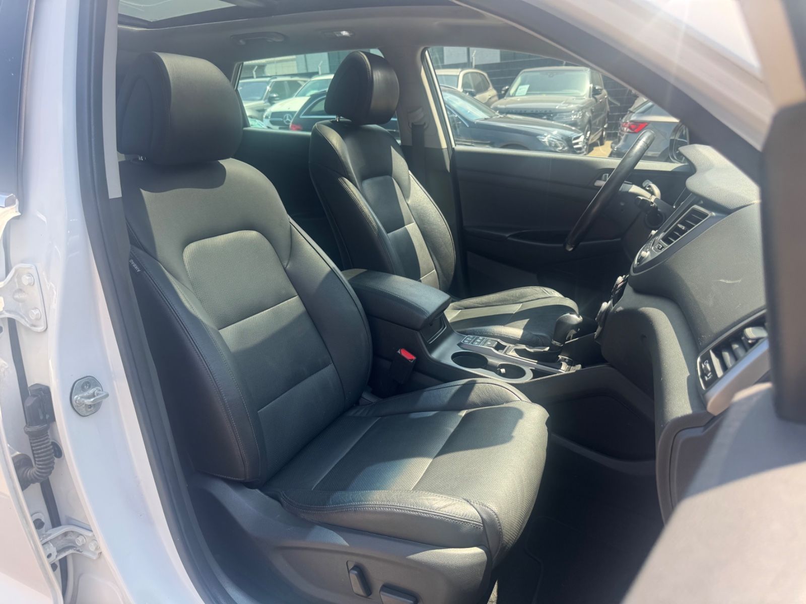 Fahrzeugabbildung Hyundai TUCSON PREMIUM 4WD *1.HD*AUT*LEDER*XENON*