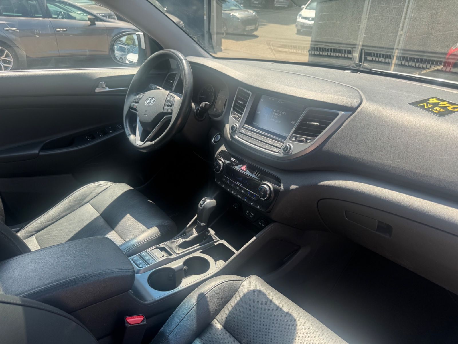 Fahrzeugabbildung Hyundai TUCSON PREMIUM 4WD *1.HD*AUT*LEDER*XENON*