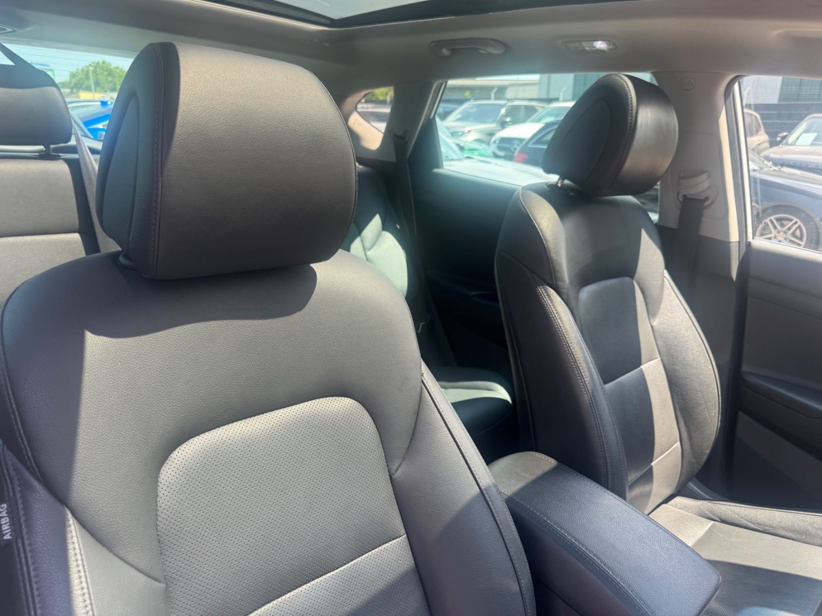 Fahrzeugabbildung Hyundai TUCSON PREMIUM 4WD *1.HD*AUT*LEDER*XENON*