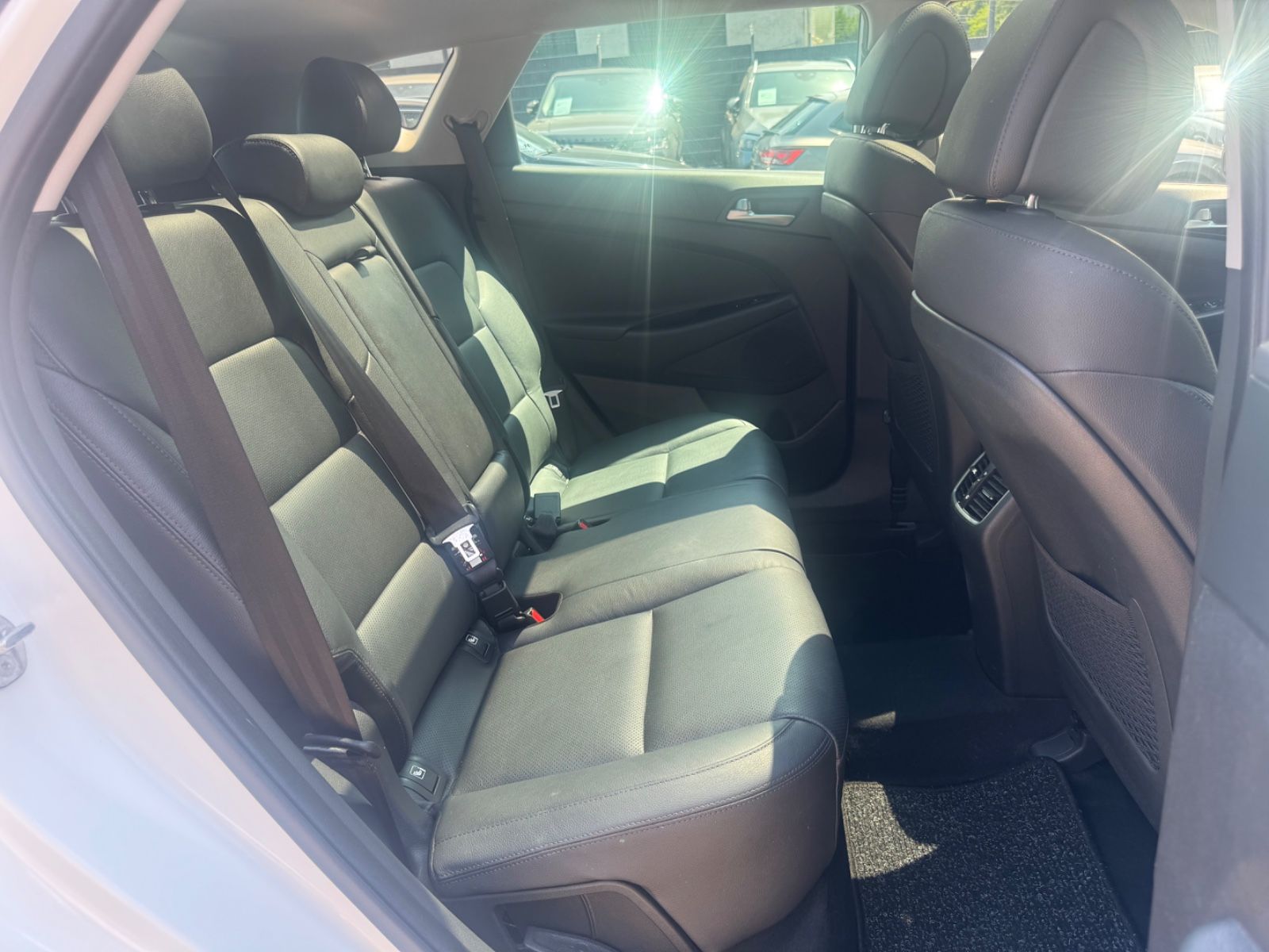 Fahrzeugabbildung Hyundai TUCSON PREMIUM 4WD *1.HD*AUT*LEDER*XENON*