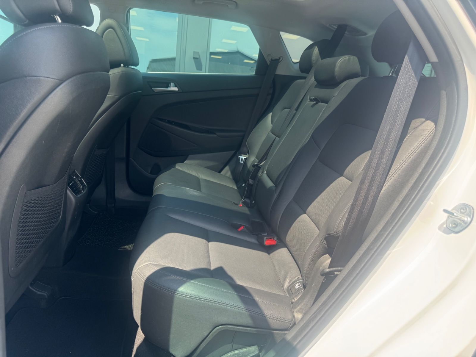 Fahrzeugabbildung Hyundai TUCSON PREMIUM 4WD *1.HD*AUT*LEDER*XENON*