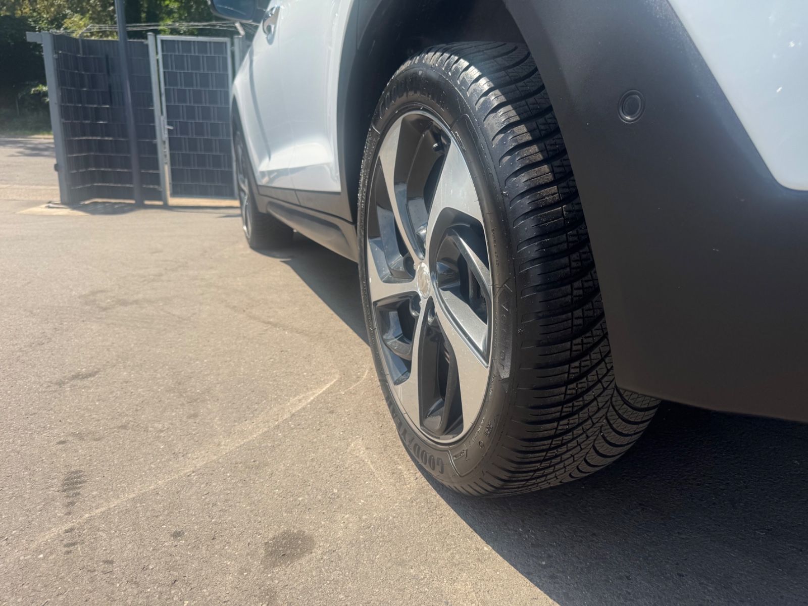Fahrzeugabbildung Hyundai TUCSON PREMIUM 4WD *1.HD*AUT*LEDER*XENON*