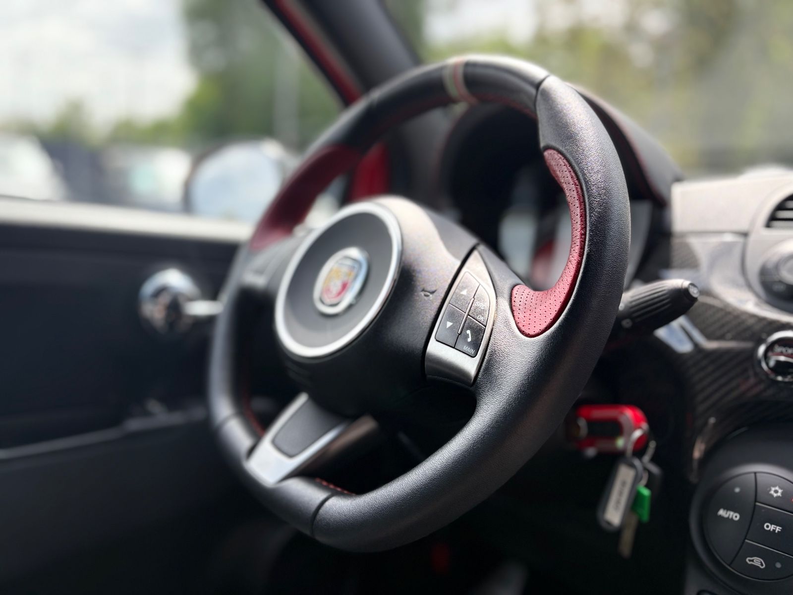 Fahrzeugabbildung Abarth 695 TRIBUTO FERRARI NR 1069-1199*MTA*ROSSO CORSA