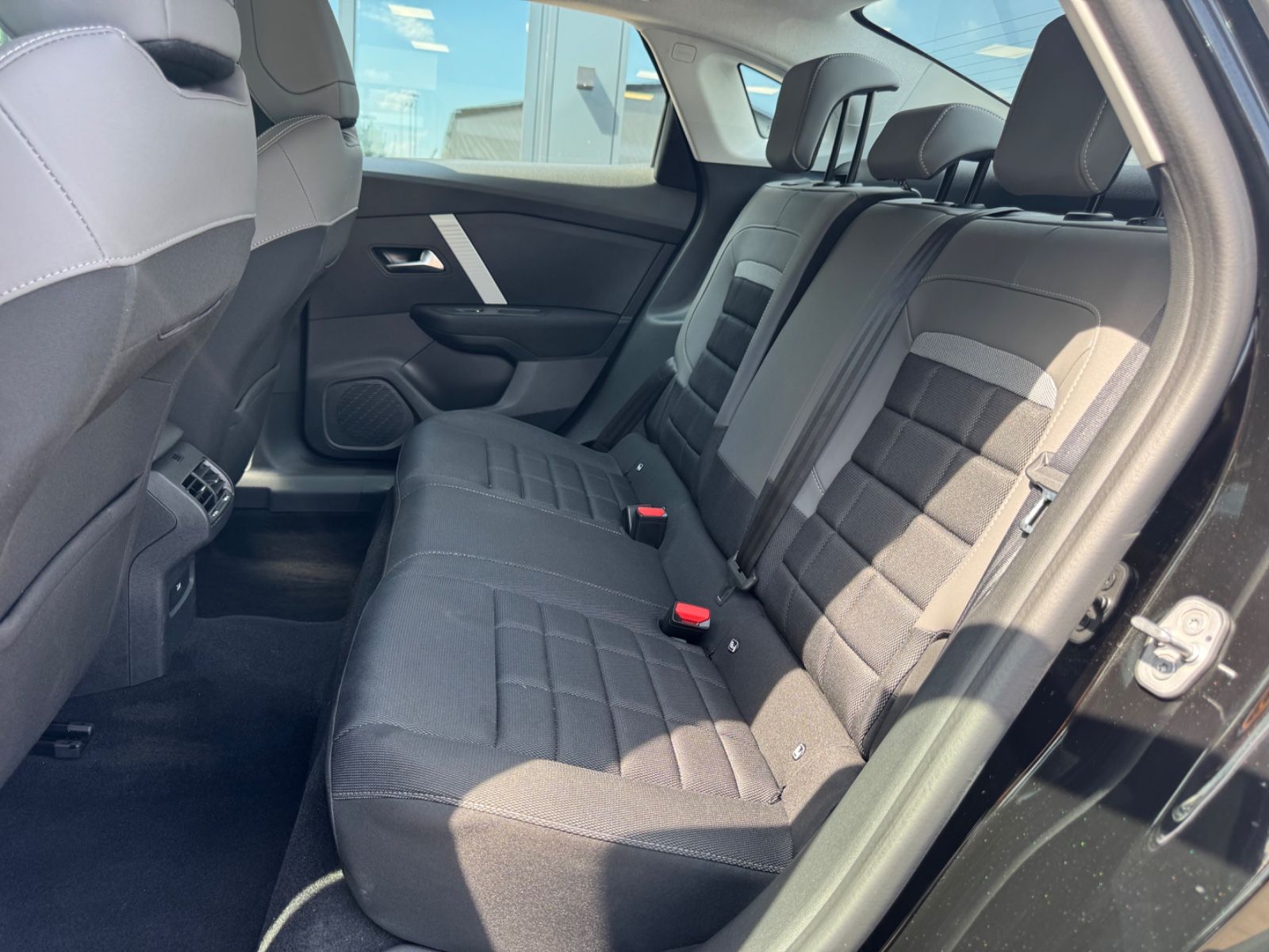 Fahrzeugabbildung Citroën C4 X e PLUS 115 KW *RANGE EXTENDER*1.HD*LED*AUT