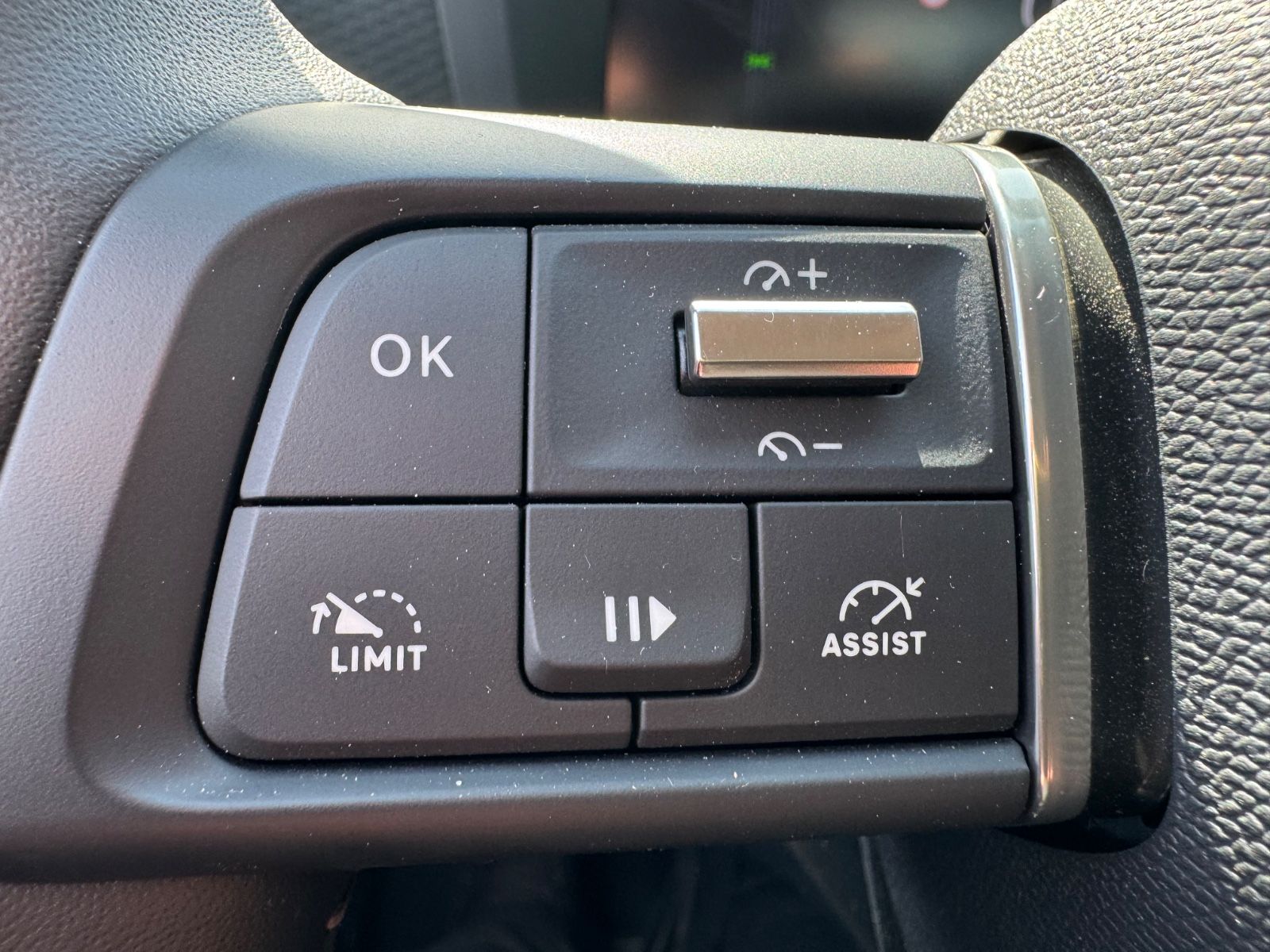 Fahrzeugabbildung Citroën C4 X e PLUS 115 KW *RANGE EXTENDER*1.HD*LED*AUT