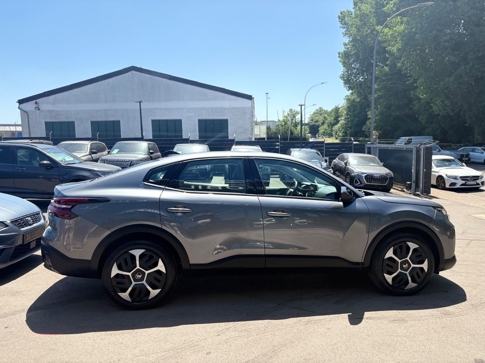 Fahrzeugabbildung Citroën C4 X E PLUS*115 KW RANGE EXTENDER*1.HD*TOP*AUT*
