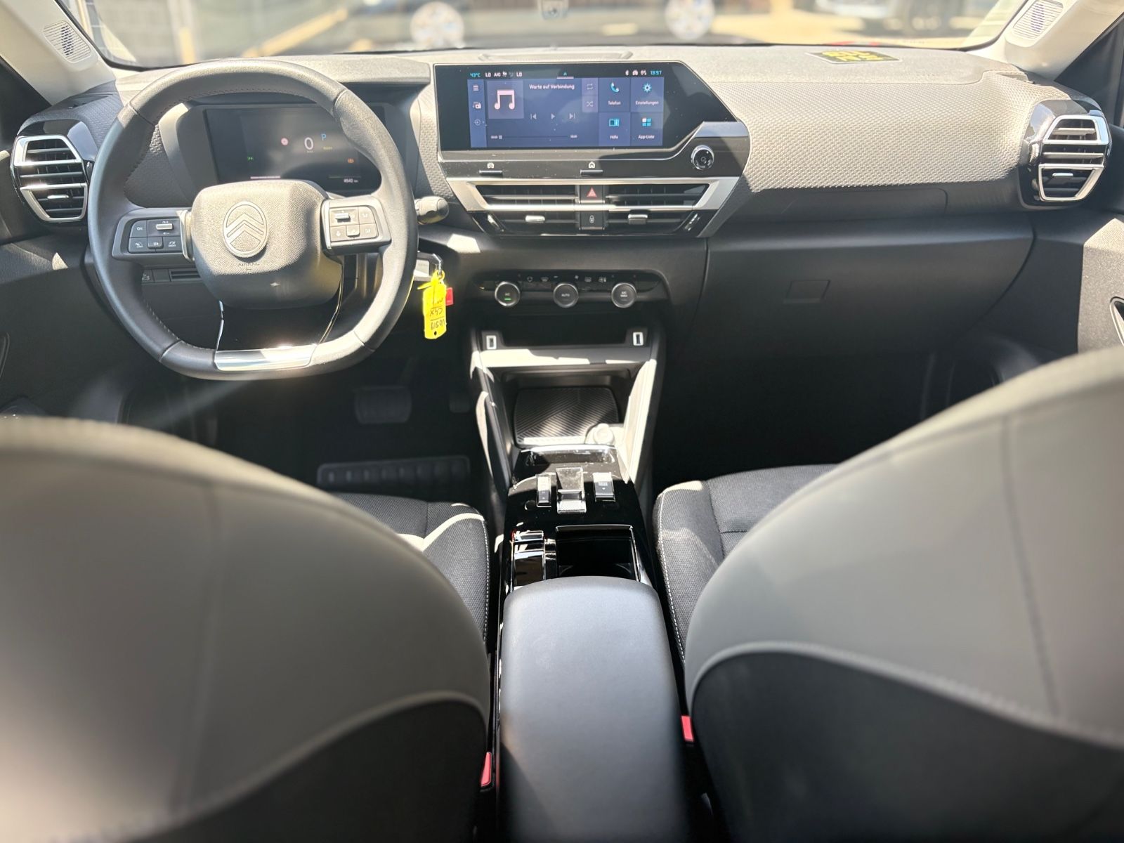 Fahrzeugabbildung Citroën C4 X E PLUS*115 KW RANGE EXTENDER*1.HD*TOP*AUT*