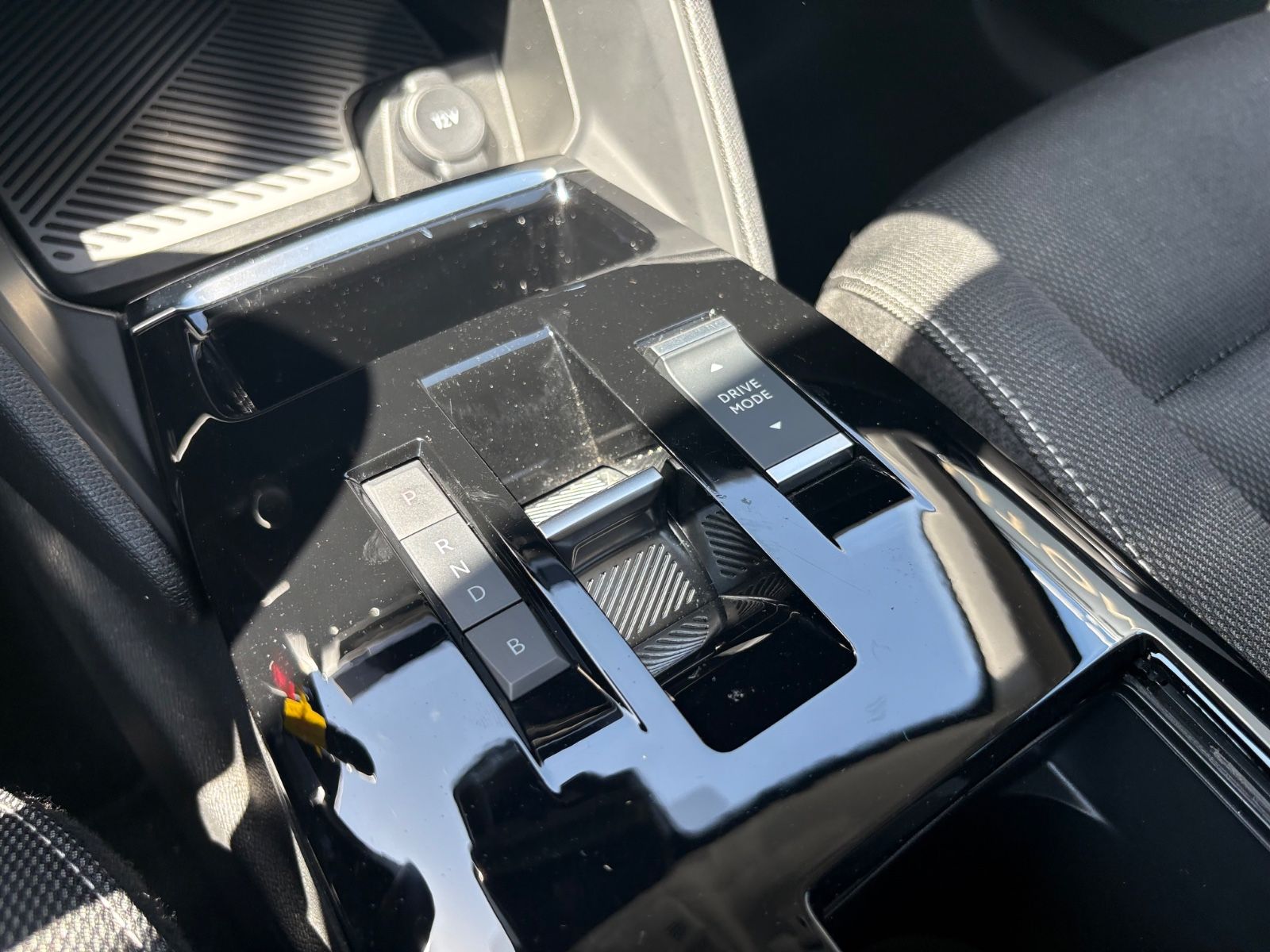 Fahrzeugabbildung Citroën C4 X E PLUS*115 KW RANGE EXTENDER*1.HD*TOP*AUT*