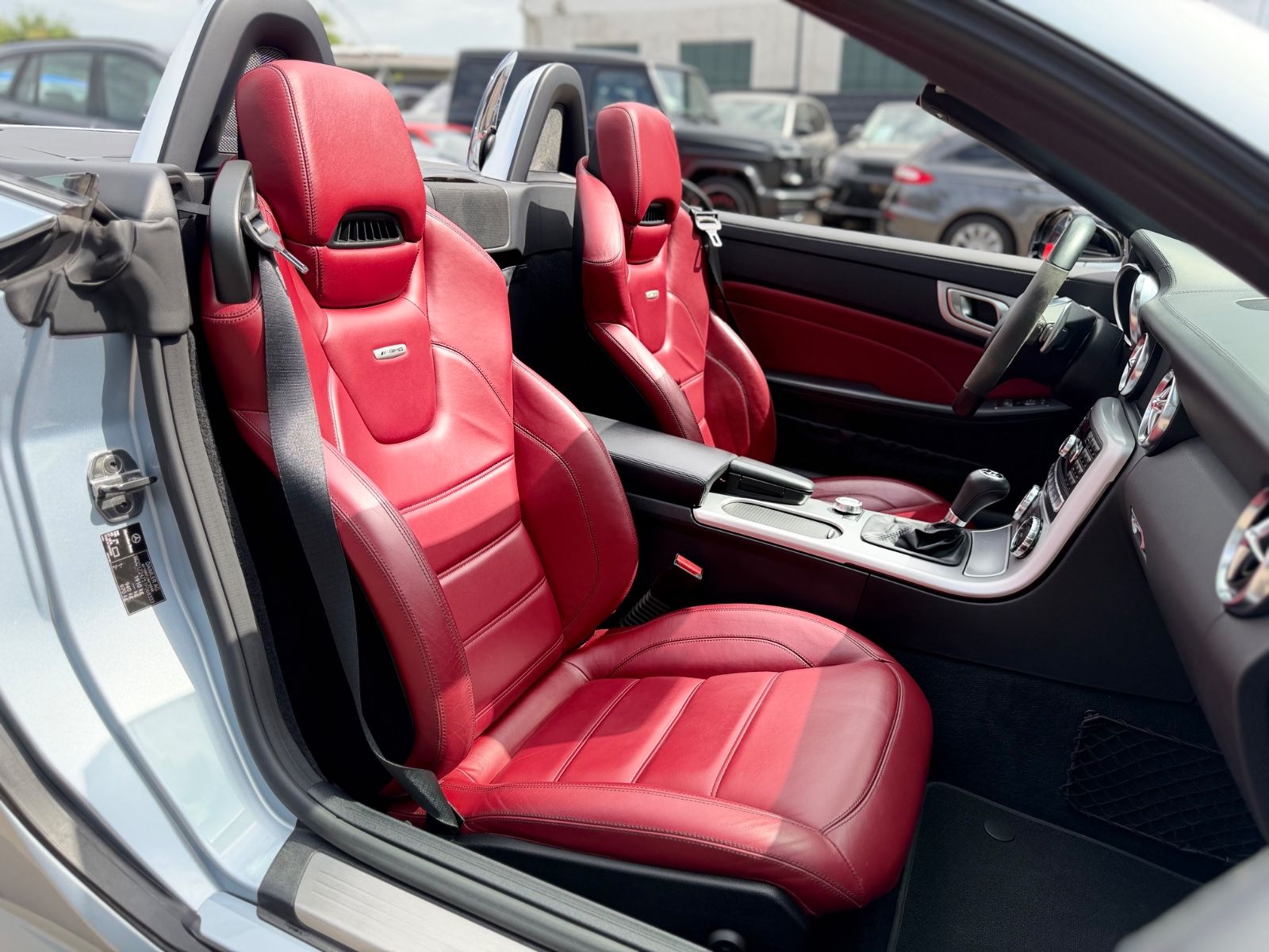 Fahrzeugabbildung Mercedes-Benz SLK 55 AMG*MAGIC-SKY*XENON*AIRSCARF*