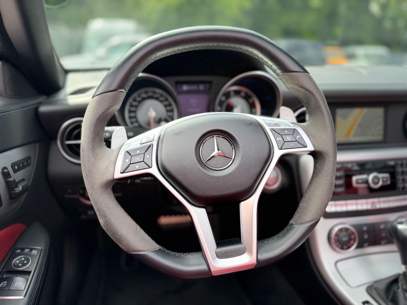 Fahrzeugabbildung Mercedes-Benz SLK 55 AMG*MAGIC-SKY*XENON*AIRSCARF*