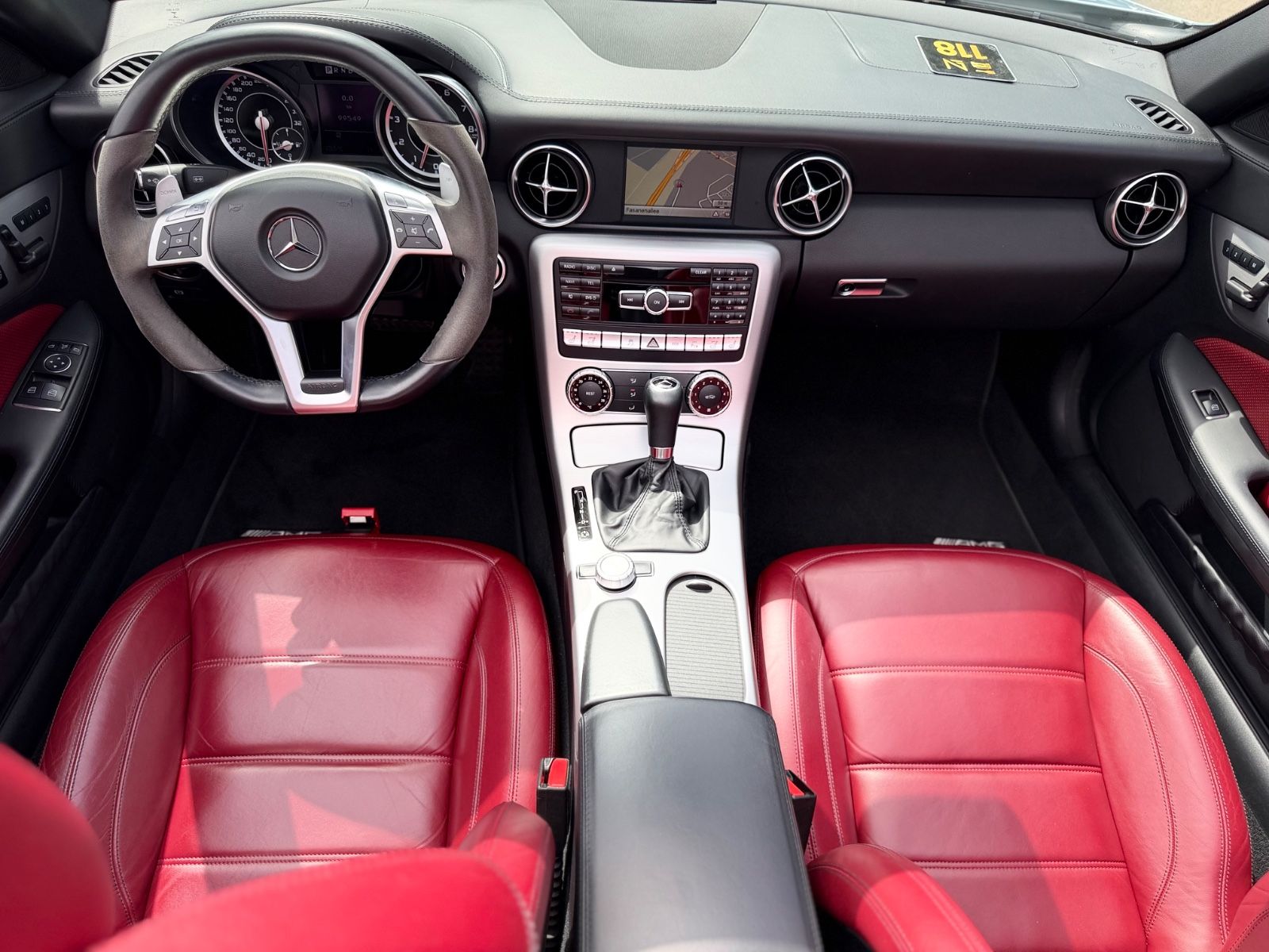 Fahrzeugabbildung Mercedes-Benz SLK 55 AMG*MAGIC-SKY*XENON*AIRSCARF*