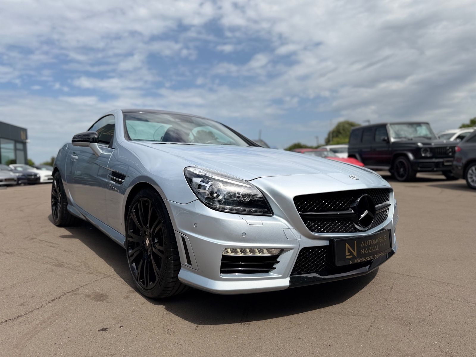 Fahrzeugabbildung Mercedes-Benz SLK 55 AMG*MAGIC-SKY*XENON*AIRSCARF*