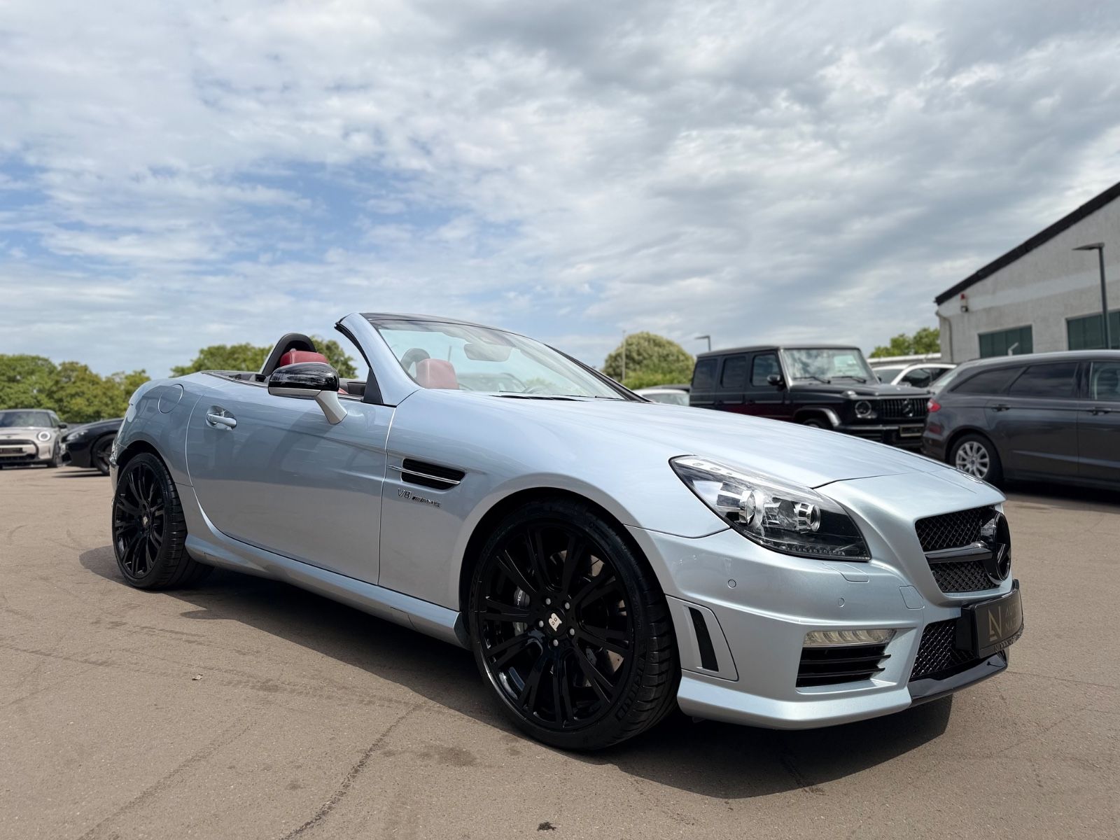 Fahrzeugabbildung Mercedes-Benz SLK 55 AMG*MAGIC-SKY*XENON*AIRSCARF*