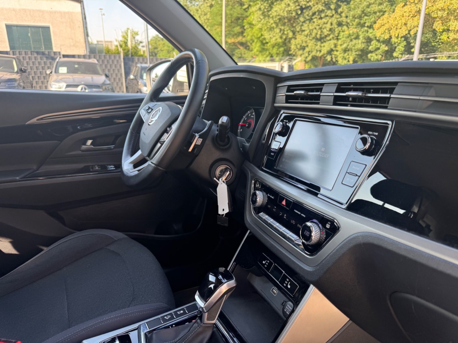 Fahrzeugabbildung Ssangyong KORANDO 1.5 GDI*2.HD*AUT*LED*KAMERA*SHZ*TOP