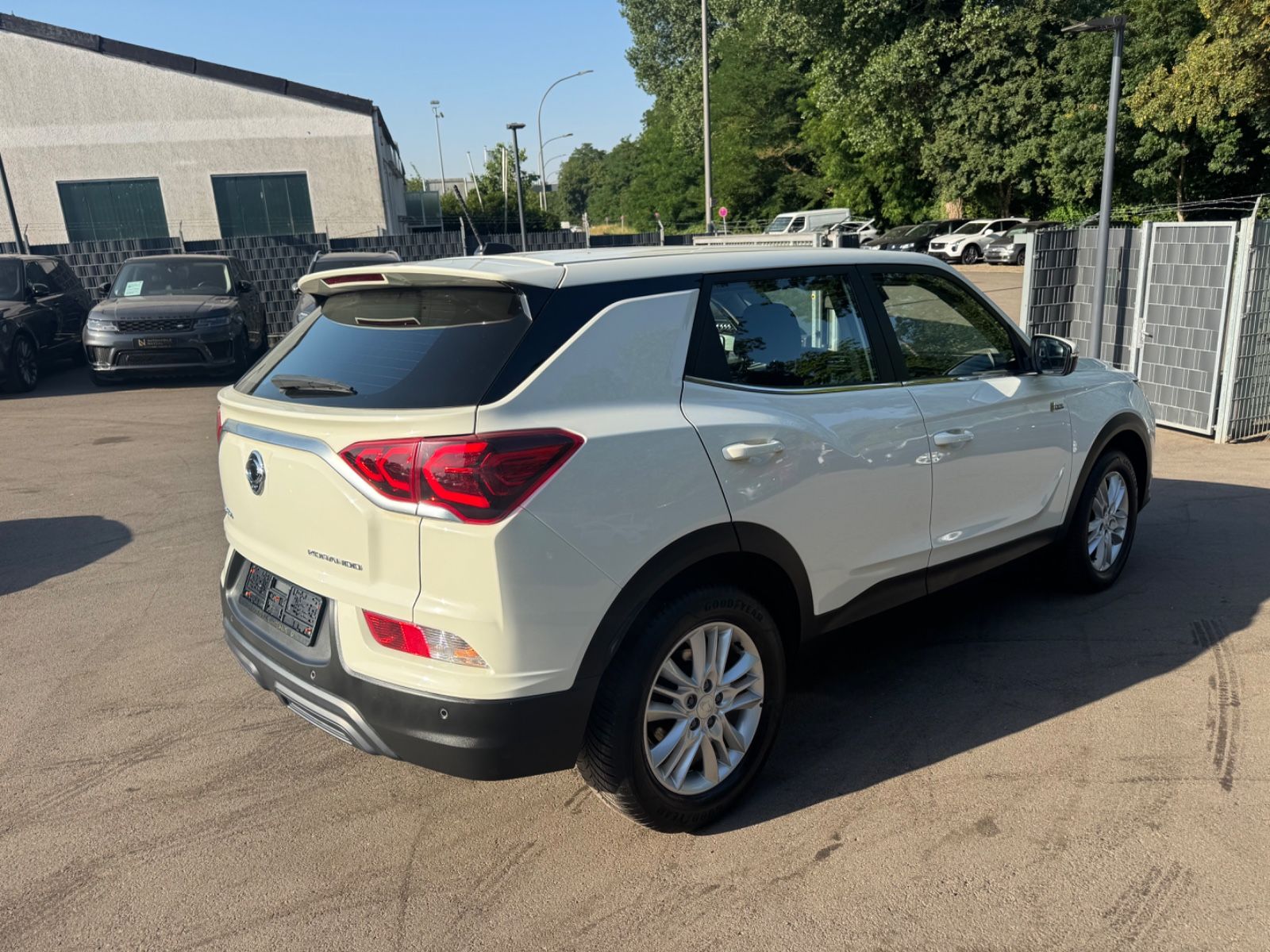Fahrzeugabbildung Ssangyong KORANDO 1.5 GDI*2.HD*AUT*LED*KAMERA*SHZ*TOP