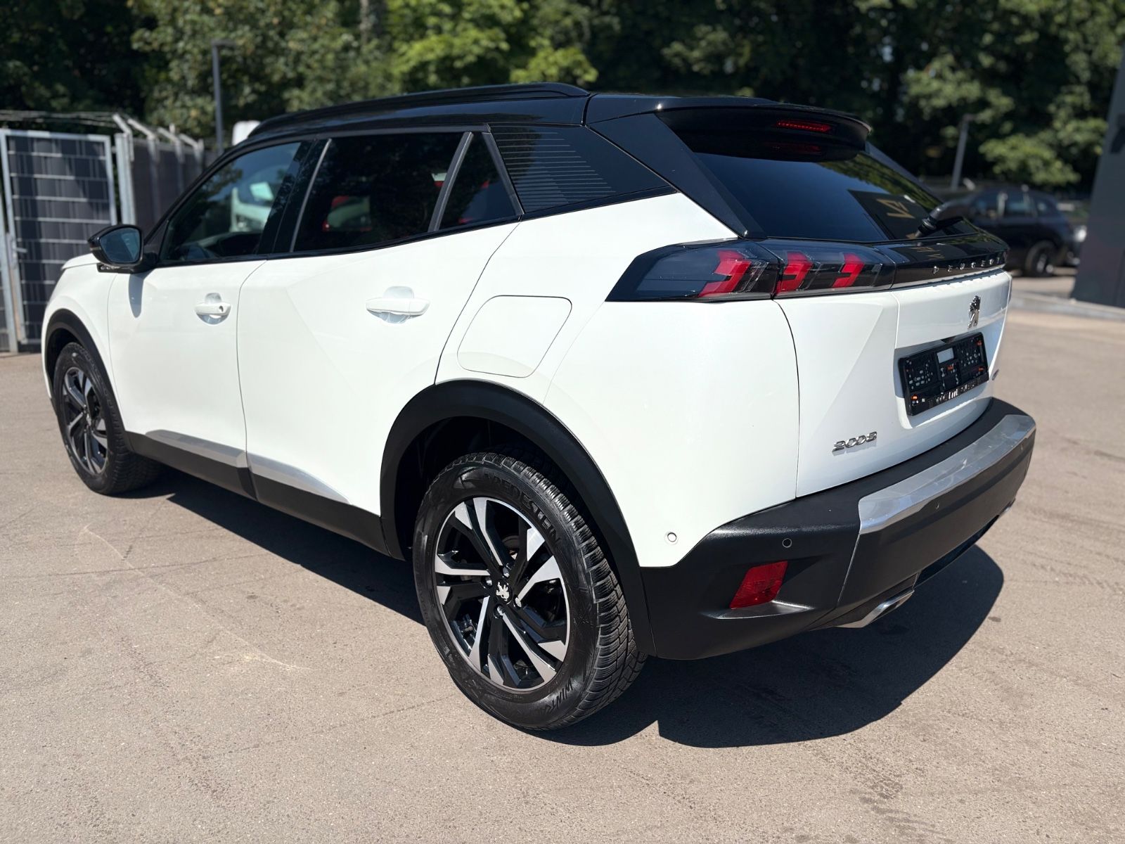 Fahrzeugabbildung Peugeot 2008 GT-LINE ALLURE*AUT.*KAMERA*NAVI*AHK*VIRTUAL