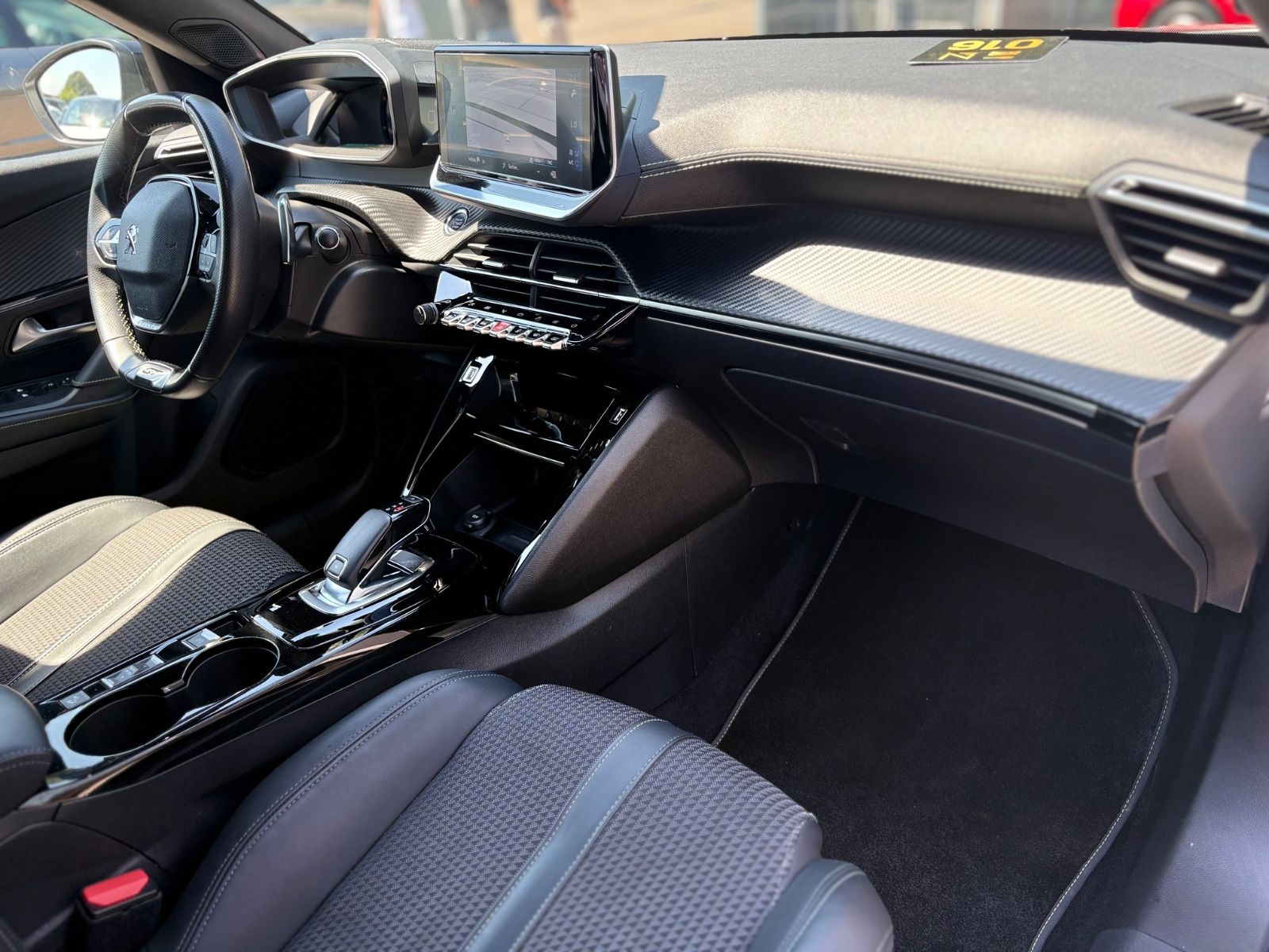 Fahrzeugabbildung Peugeot 2008 GT-LINE ALLURE*AUT.*KAMERA*NAVI*AHK*VIRTUAL