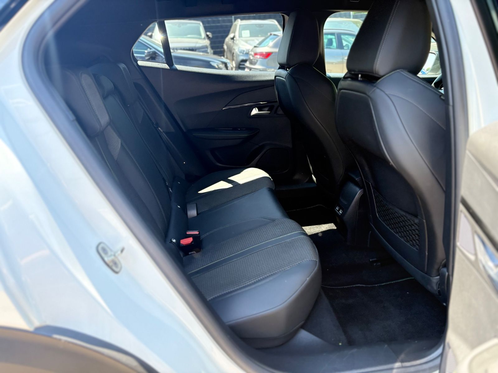 Fahrzeugabbildung Peugeot 2008 GT-LINE ALLURE*AUT.*KAMERA*NAVI*AHK*VIRTUAL