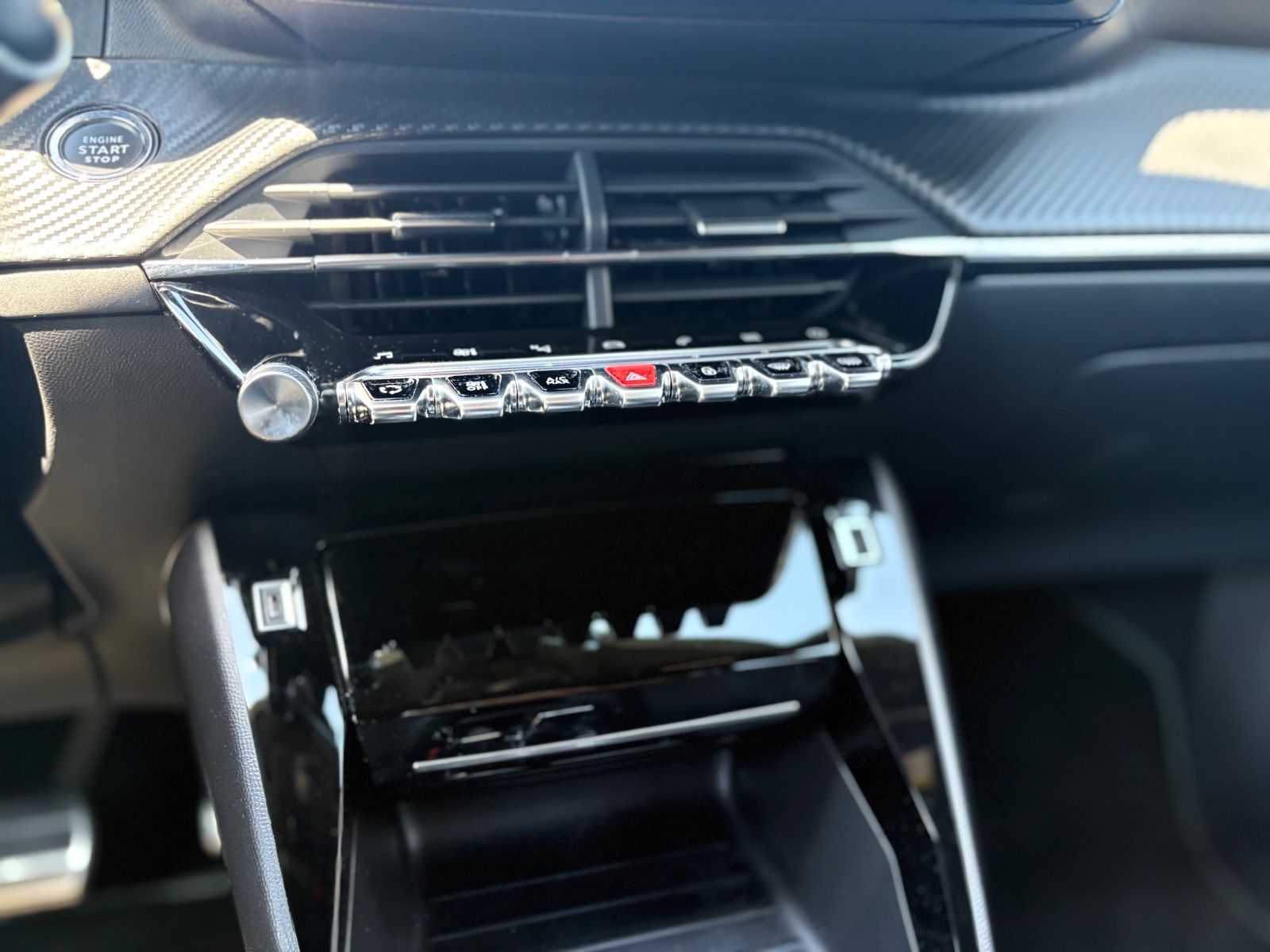 Fahrzeugabbildung Peugeot 2008 GT-LINE ALLURE*AUT.*KAMERA*NAVI*AHK*VIRTUAL