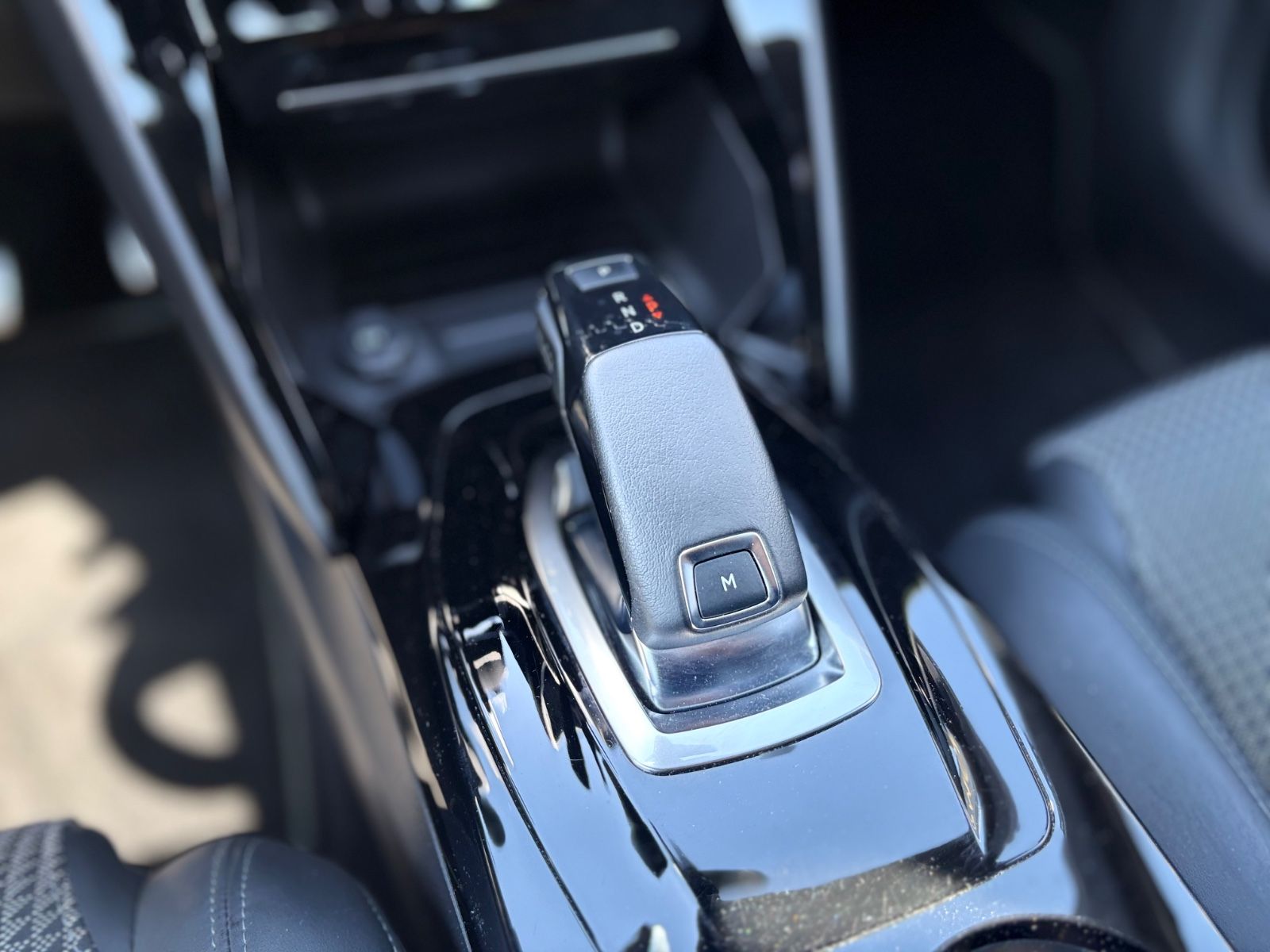 Fahrzeugabbildung Peugeot 2008 GT-LINE ALLURE*AUT.*KAMERA*NAVI*AHK*VIRTUAL