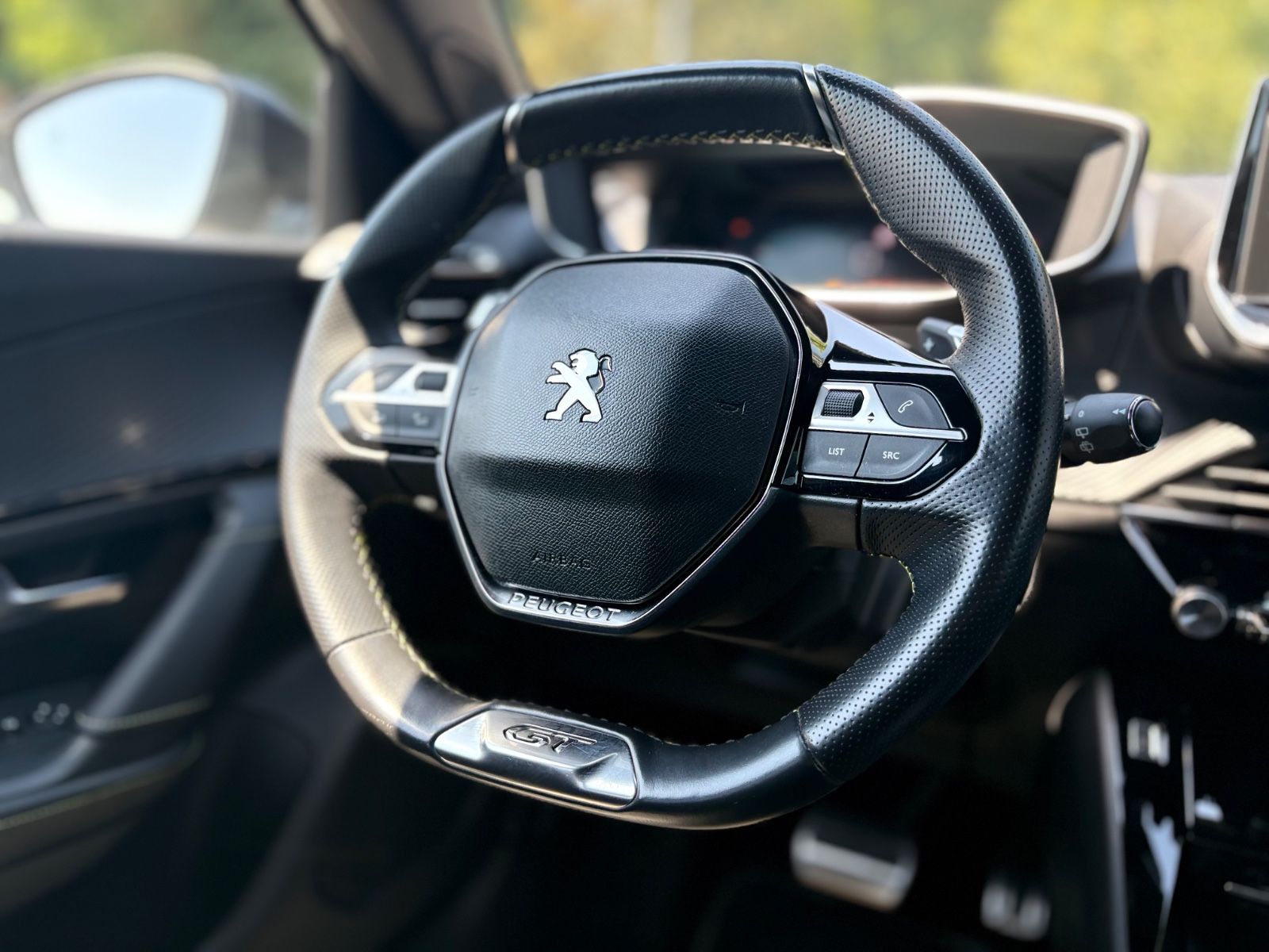 Fahrzeugabbildung Peugeot 2008 GT-LINE ALLURE*AUT.*KAMERA*NAVI*AHK*VIRTUAL