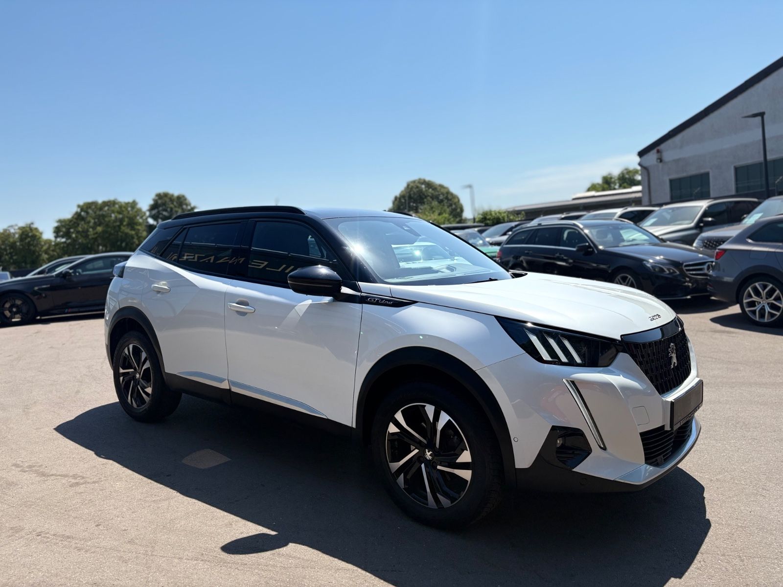 Fahrzeugabbildung Peugeot 2008 GT-LINE ALLURE*AUT.*KAMERA*NAVI*AHK*VIRTUAL
