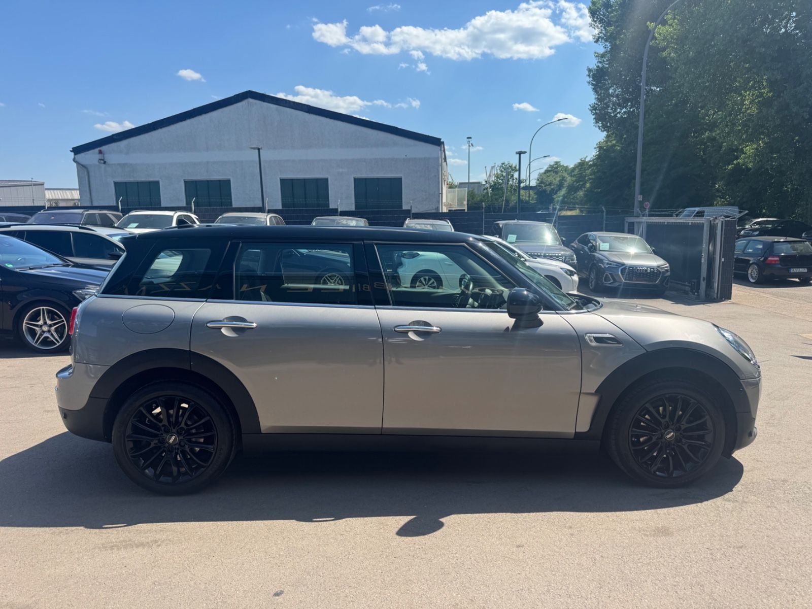 Fahrzeugabbildung MINI COOPER CLUBMANN *AUTOMATIK*PDC*NAVI*EURO 6*