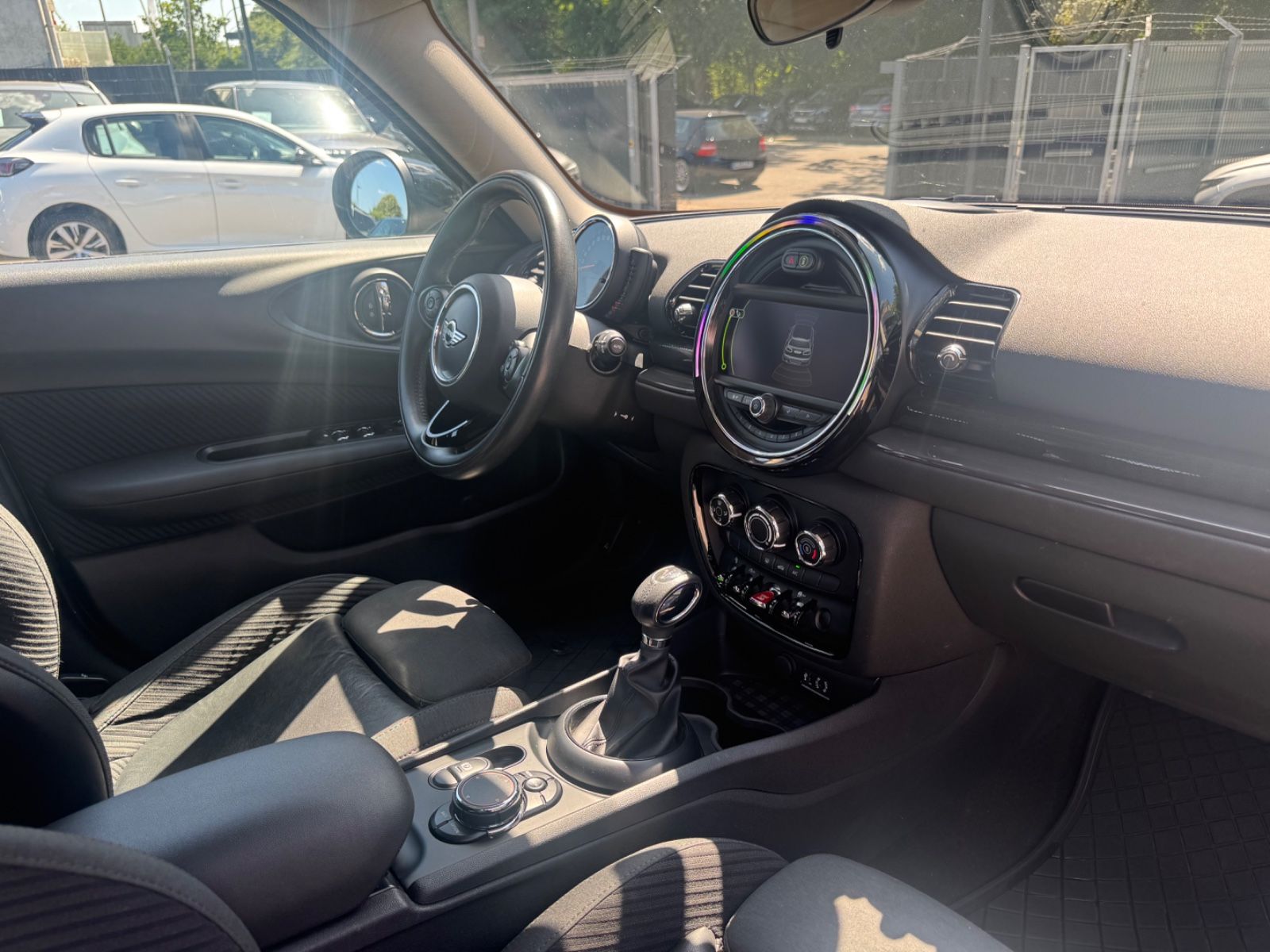Fahrzeugabbildung MINI COOPER CLUBMANN *AUTOMATIK*PDC*NAVI*EURO 6*