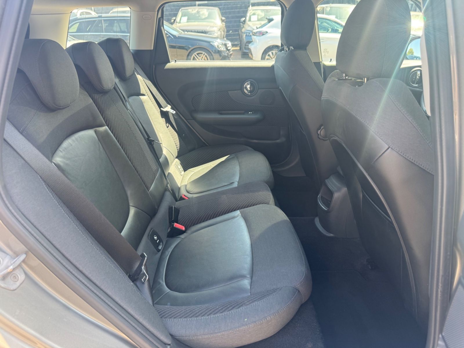 Fahrzeugabbildung MINI COOPER CLUBMANN *AUTOMATIK*PDC*NAVI*EURO 6*