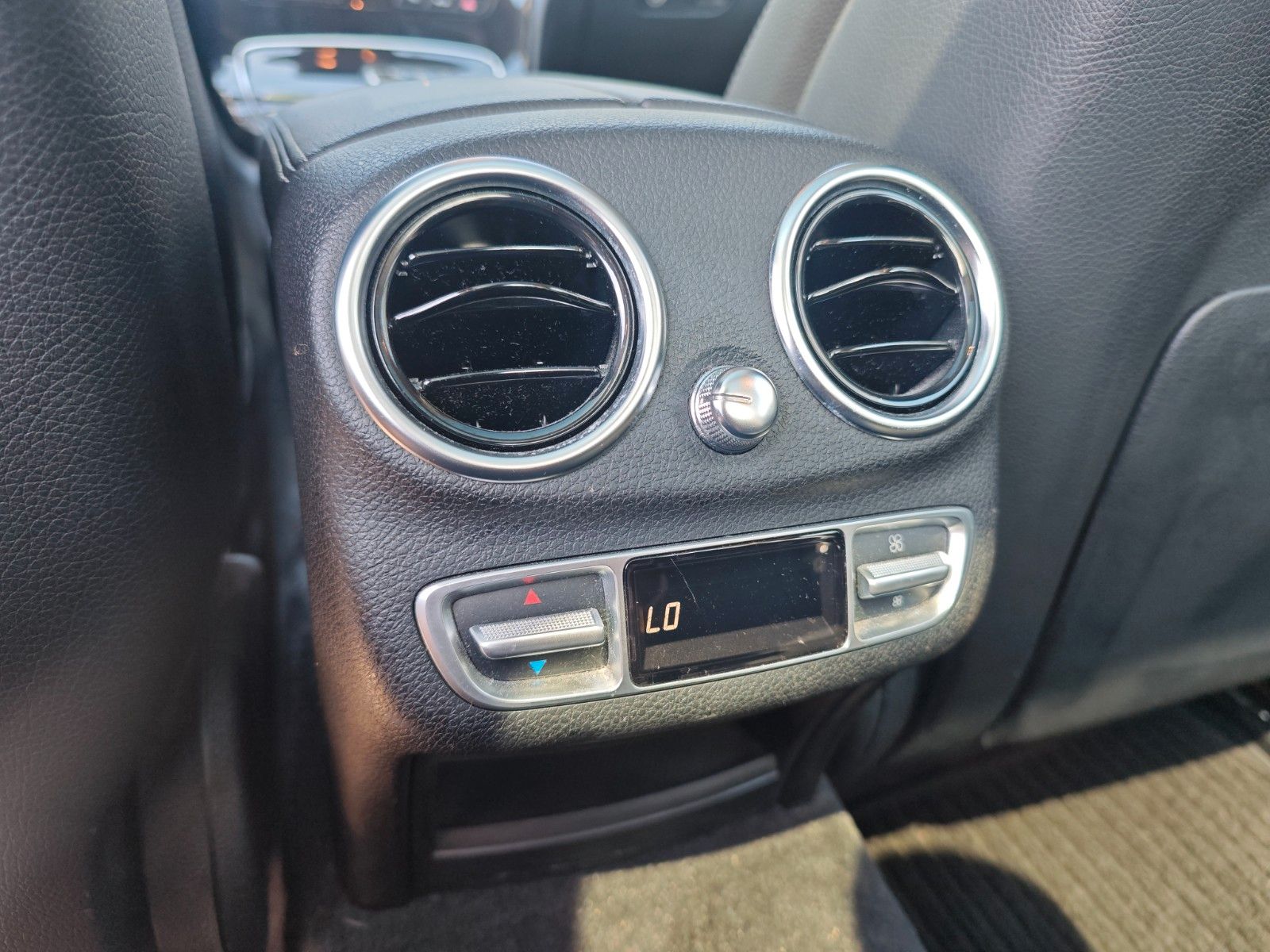 Fahrzeugabbildung Mercedes-Benz C 220d BT LIM.*AUT.*AVANTGARDE*KAMERA*KLIMAAUTO.