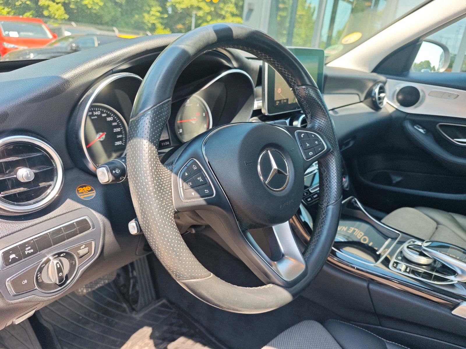 Fahrzeugabbildung Mercedes-Benz C 220d BT LIM.*AUT.*AVANTGARDE*KAMERA*KLIMAAUTO.
