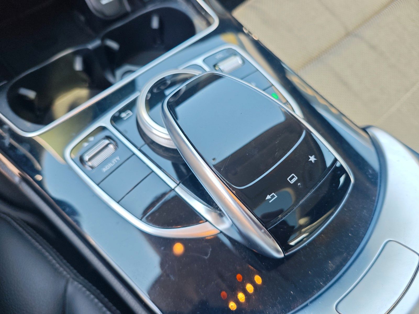 Fahrzeugabbildung Mercedes-Benz C 220d BT LIM.*AUT.*AVANTGARDE*KAMERA*KLIMAAUTO.