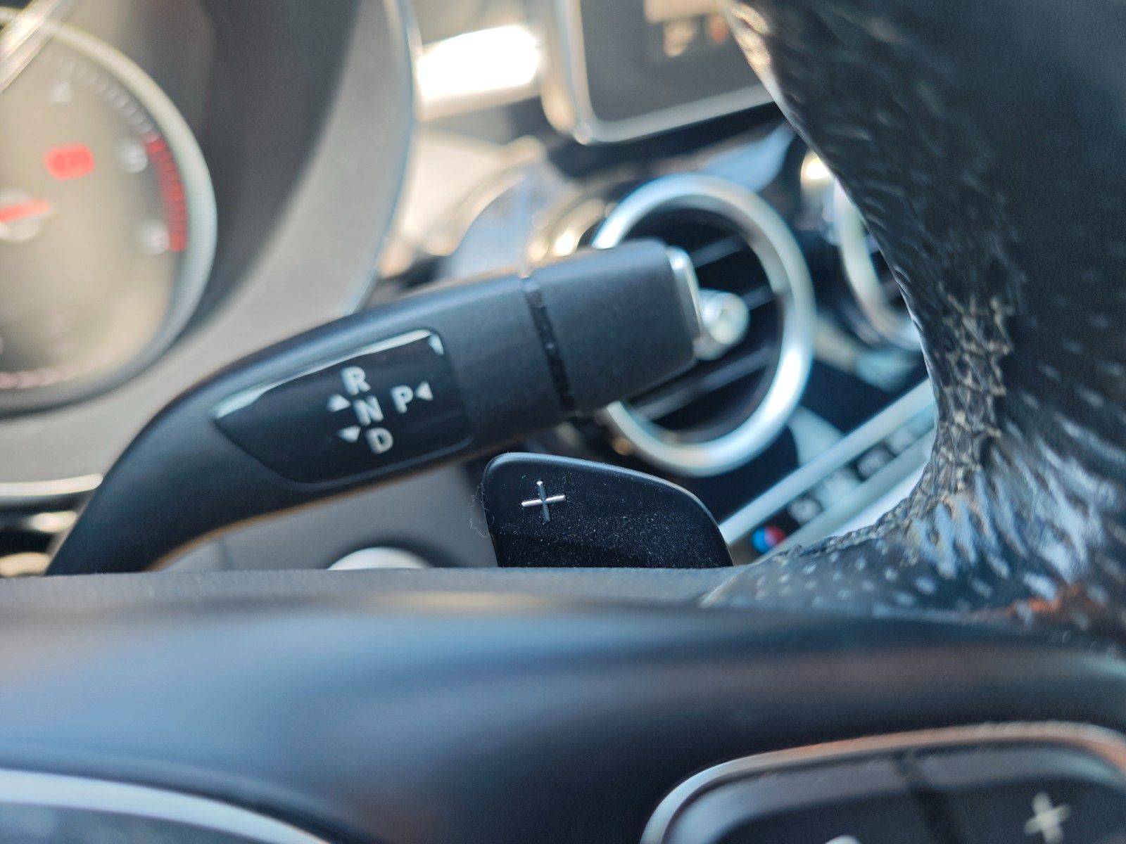 Fahrzeugabbildung Mercedes-Benz C 220d BT LIM.*AUT.*AVANTGARDE*KAMERA*KLIMAAUTO.