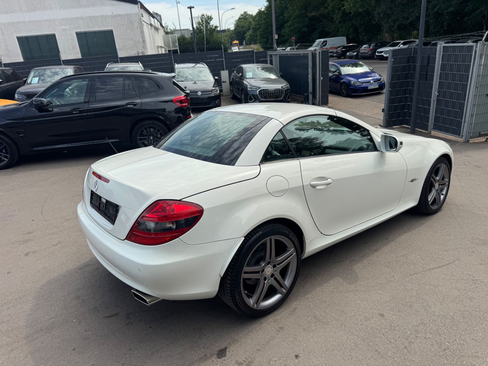 Fahrzeugabbildung Mercedes-Benz SLK 200 K LIMITED EDITION *2LOOK EDITION*DESIGNO