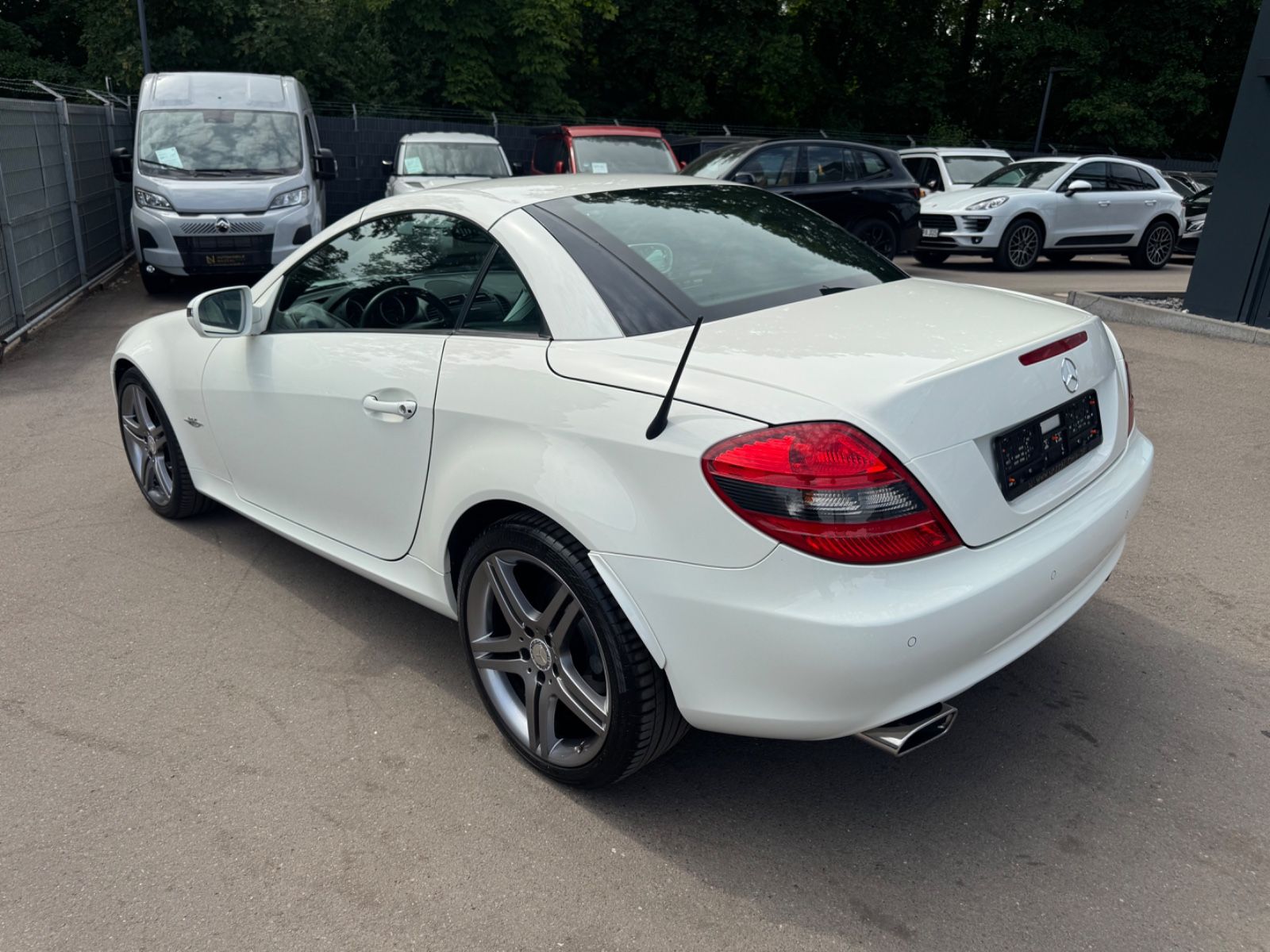 Fahrzeugabbildung Mercedes-Benz SLK 200 K LIMITED EDITION *2LOOK EDITION*DESIGNO