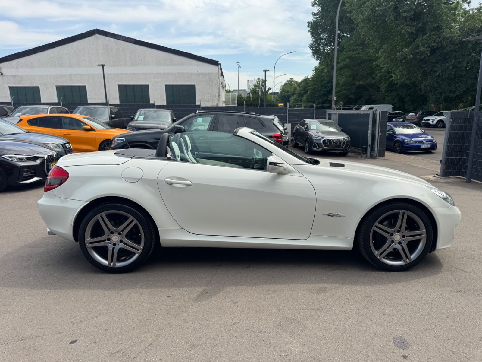 Fahrzeugabbildung Mercedes-Benz SLK 200 K LIMITED EDITION *2LOOK EDITION*DESIGNO