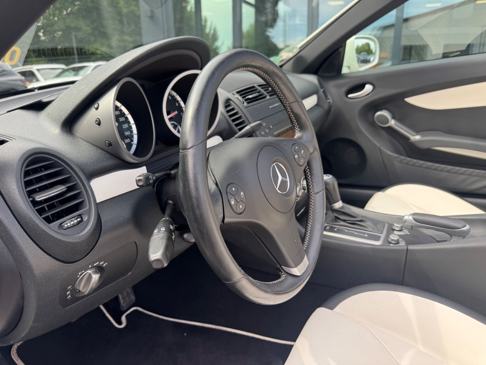 Fahrzeugabbildung Mercedes-Benz SLK 200 K LIMITED EDITION *2LOOK EDITION*DESIGNO